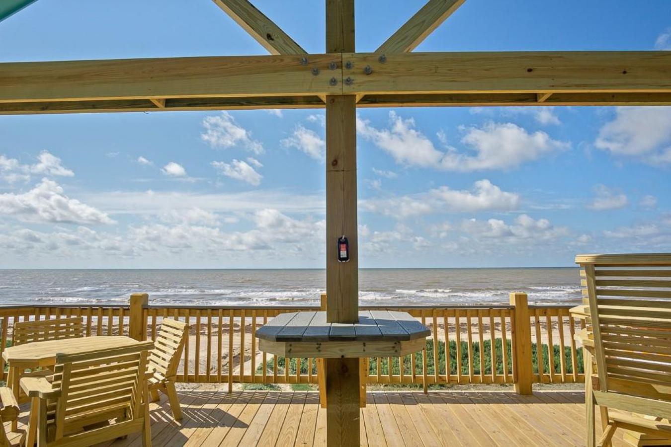 1226 Highway 87, Gilchrist, TX, 77617, United States, 4 Bedrooms Bedrooms, ,3 BathroomsBathrooms,Residential,For Sale,1226 Highway 87,1596821