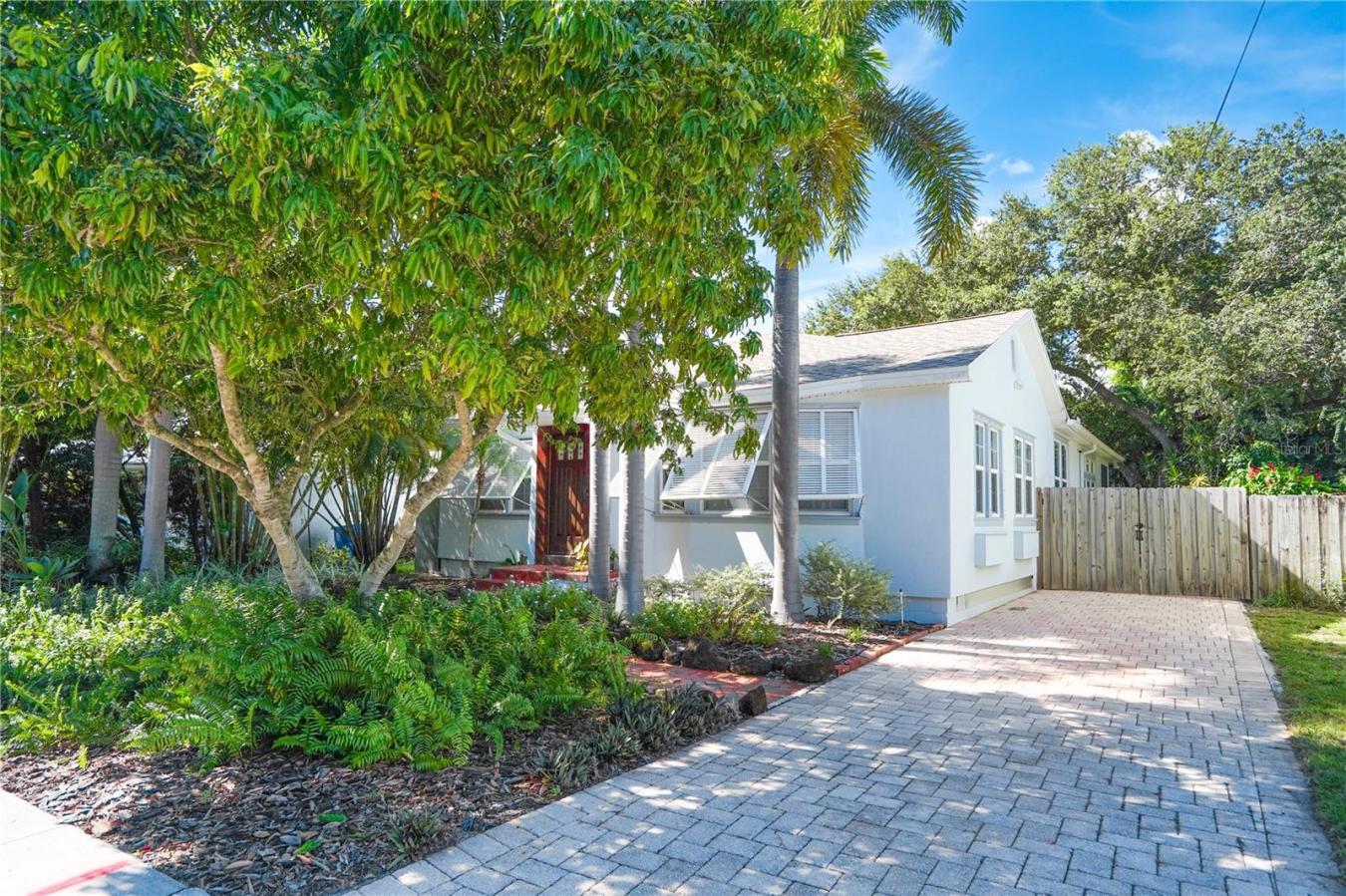 2827 11TH AVENUE N, ST PETERSBURG, Florida, 33713, United States, 2 Bedrooms Bedrooms, ,2 BathroomsBathrooms,Residential,For Sale,2827 11TH AVENUE N,1598421