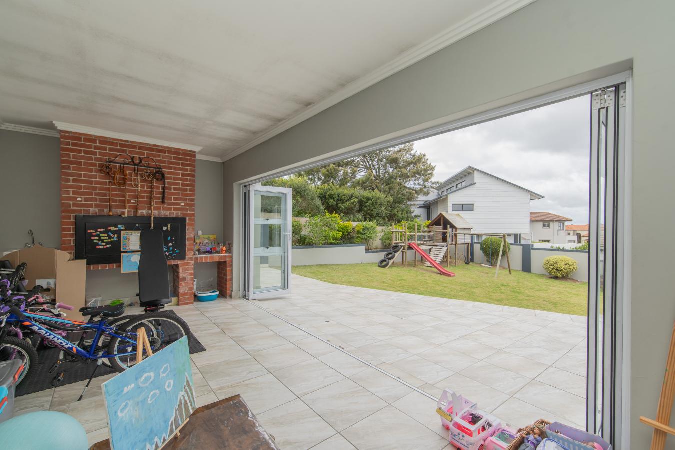 Port Elizabeth, 6065, South Africa, 4 Bedrooms Bedrooms, ,3 BathroomsBathrooms,Residential,For Sale,1677604