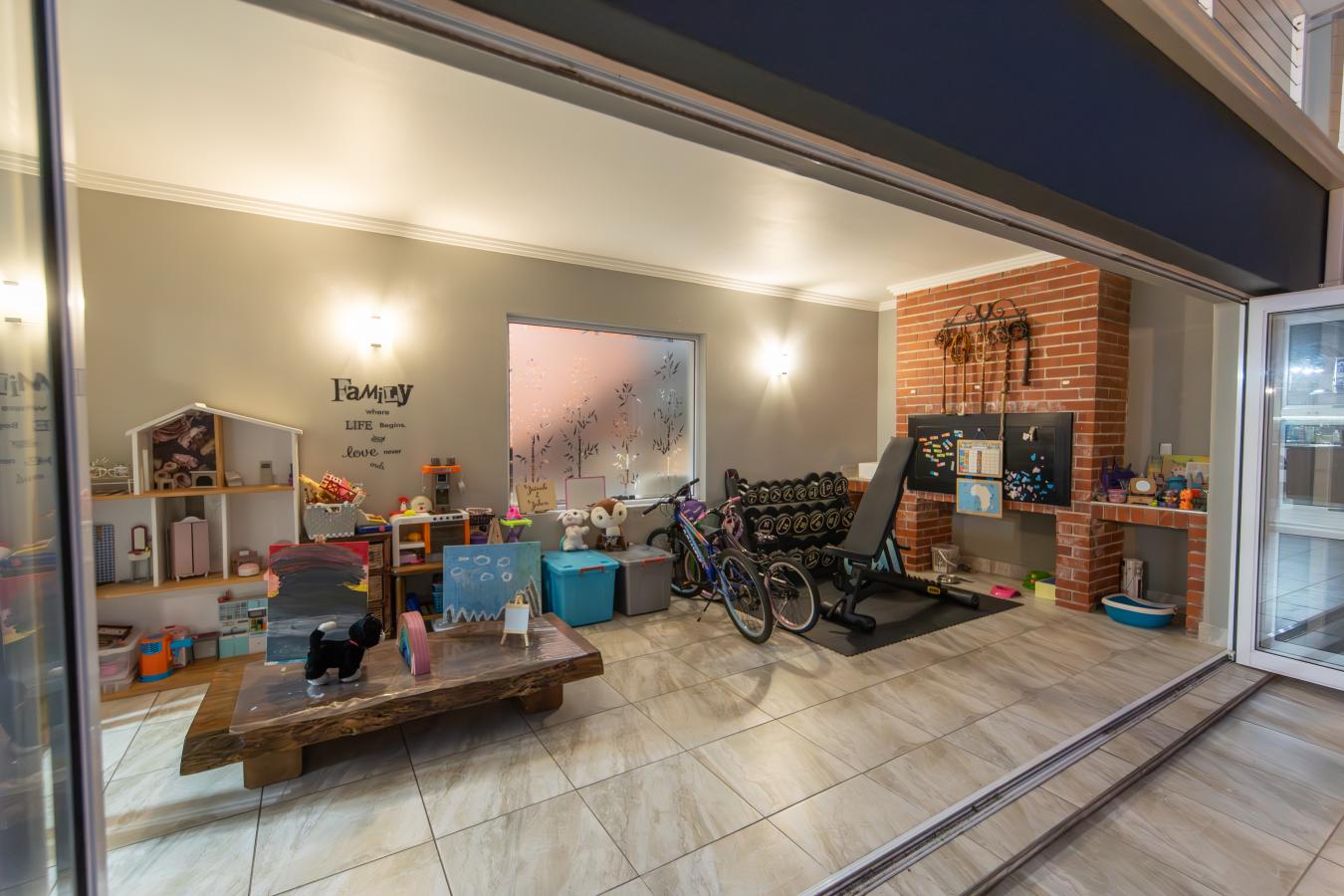 Port Elizabeth, 6065, South Africa, 4 Bedrooms Bedrooms, ,3 BathroomsBathrooms,Residential,For Sale,1677604