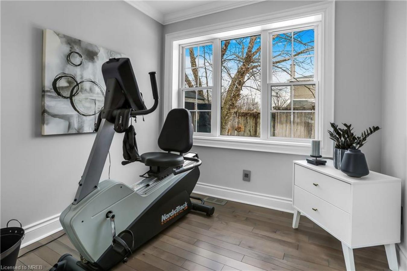 8 Warwick Road, Hamilton, Ontario, L8E 1Y3, Canada, 3 Bedrooms Bedrooms, ,2 BathroomsBathrooms,Residential,For Sale,8 Warwick Road,1601224