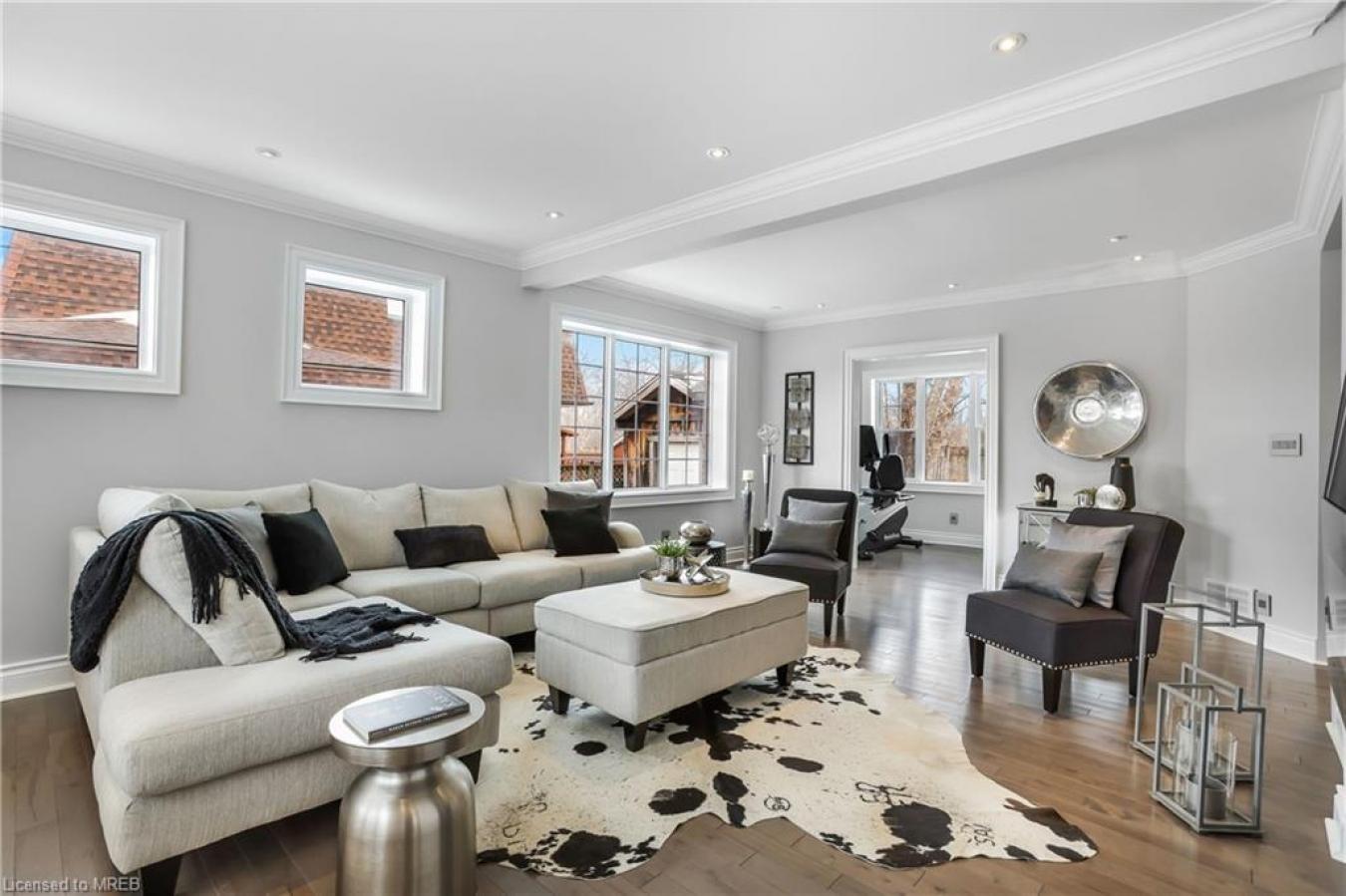 8 Warwick Road, Hamilton, Ontario, L8E 1Y3, Canada, 3 Bedrooms Bedrooms, ,2 BathroomsBathrooms,Residential,For Sale,8 Warwick Road,1601224