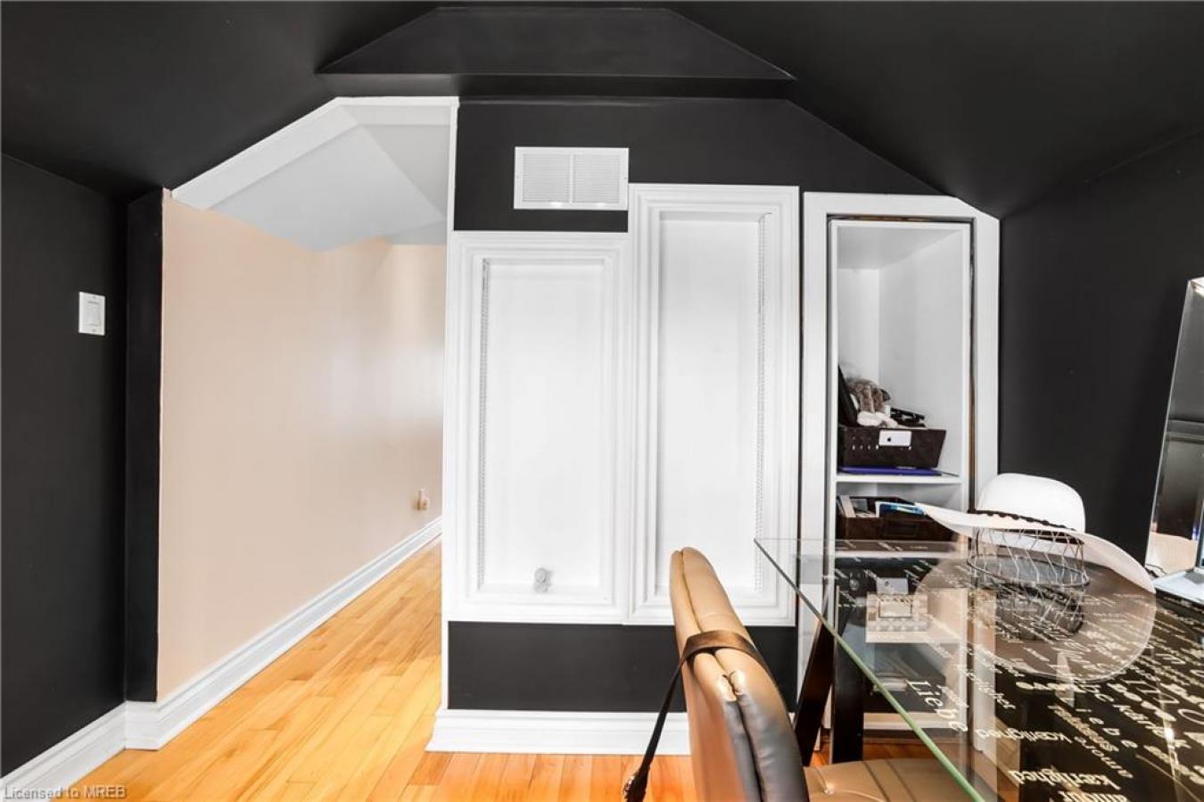 8 Warwick Road, Hamilton, Ontario, L8E 1Y3, Canada, 3 Bedrooms Bedrooms, ,2 BathroomsBathrooms,Residential,For Sale,8 Warwick Road,1601224