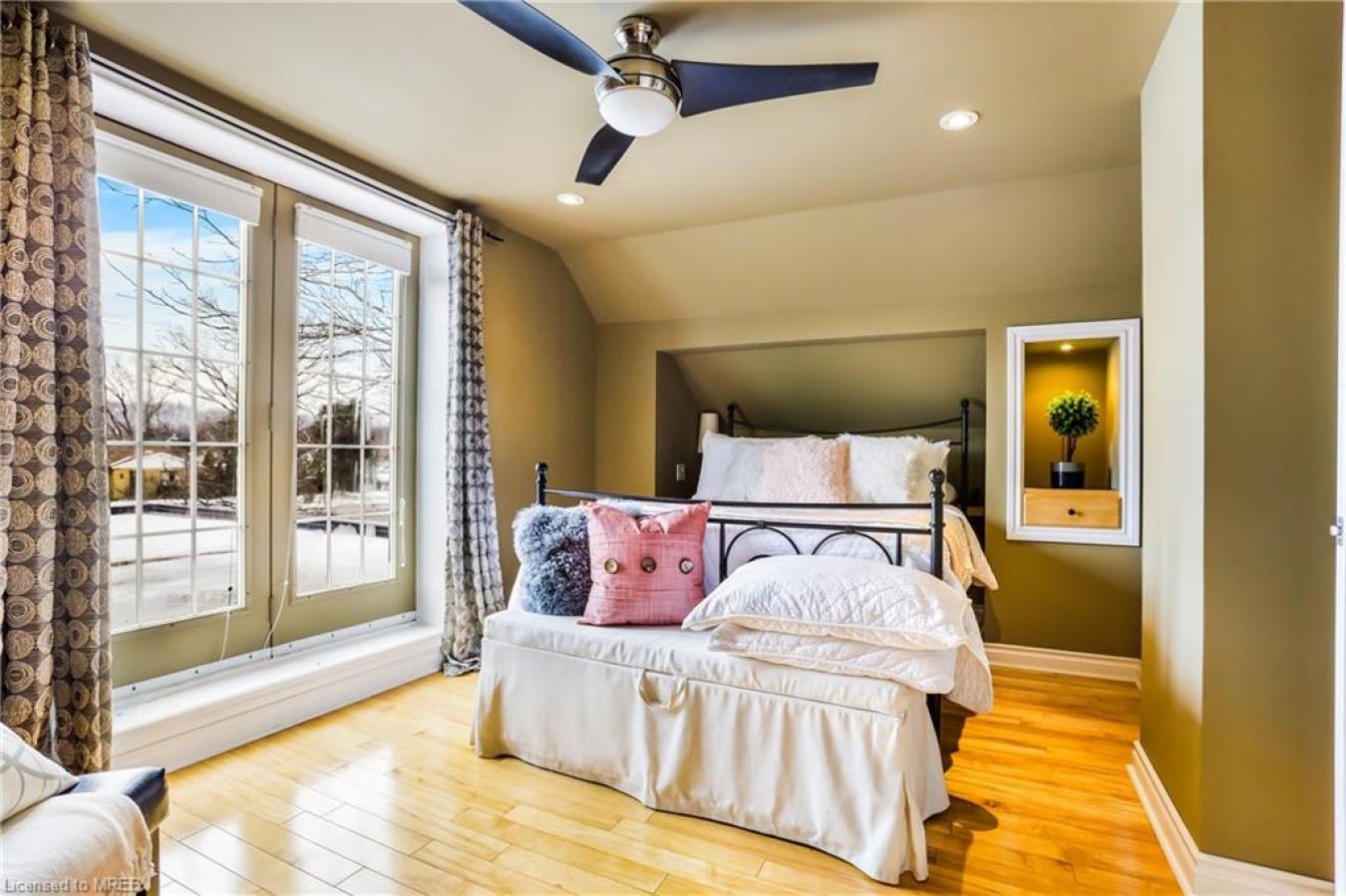 8 Warwick Road, Hamilton, Ontario, L8E 1Y3, Canada, 3 Bedrooms Bedrooms, ,2 BathroomsBathrooms,Residential,For Sale,8 Warwick Road,1601224