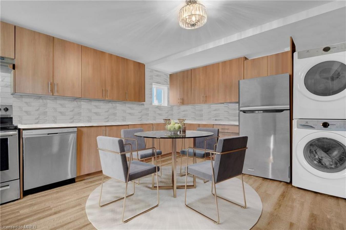 44 Mary Street, Brantford, ON, N3S 3B1, Canada, 7 Bedrooms Bedrooms, ,4 BathroomsBathrooms,Residential,For Sale,44 Mary Street,1601222