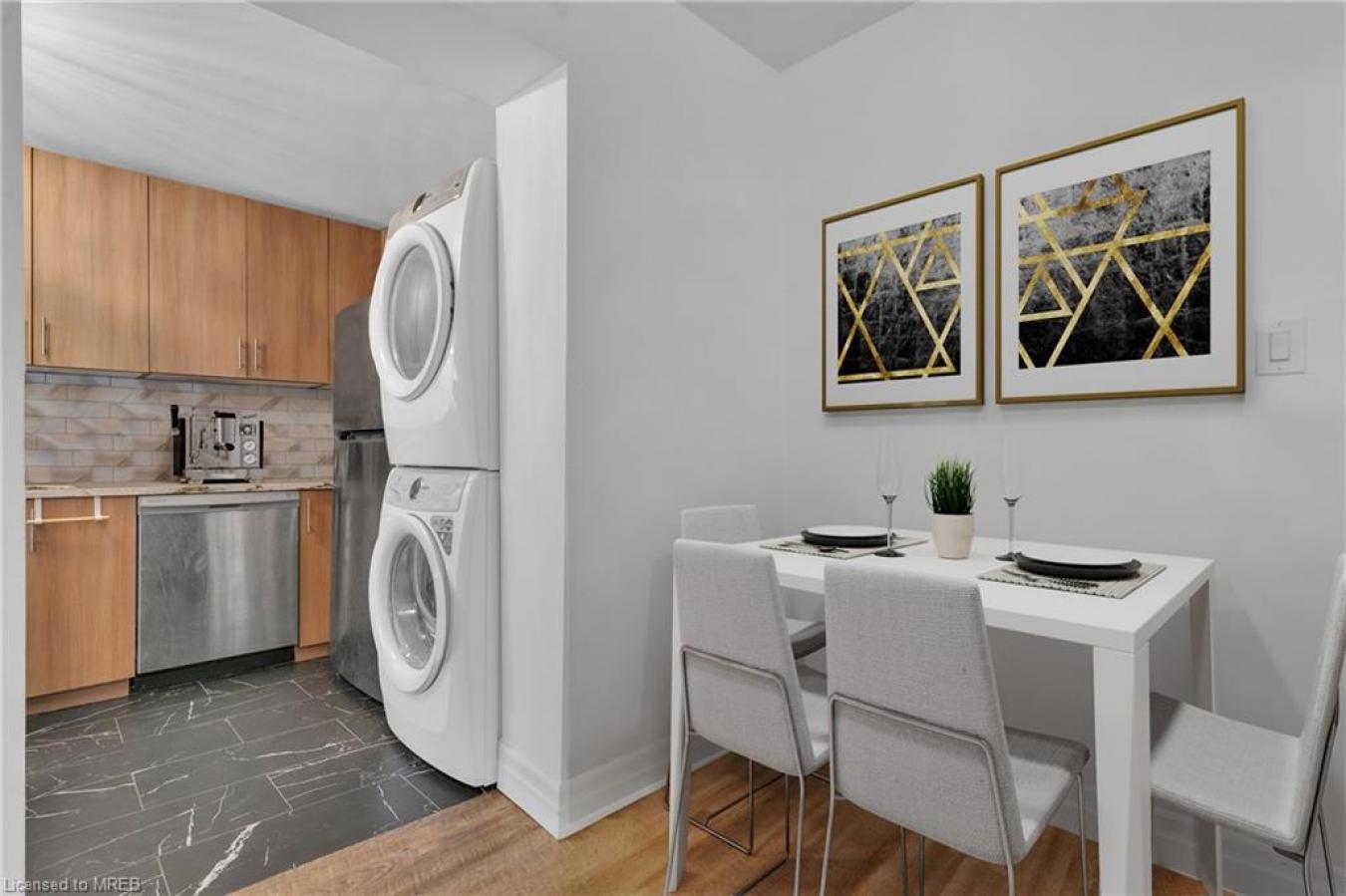 44 Mary Street, Brantford, ON, N3S 3B1, Canada, 7 Bedrooms Bedrooms, ,4 BathroomsBathrooms,Residential,For Sale,44 Mary Street,1601222