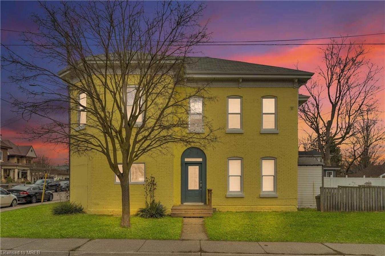 44 Mary Street, Brantford, ON, N3S 3B1, Canada, 7 Bedrooms Bedrooms, ,4 BathroomsBathrooms,Residential,For Sale,44 Mary Street,1601222