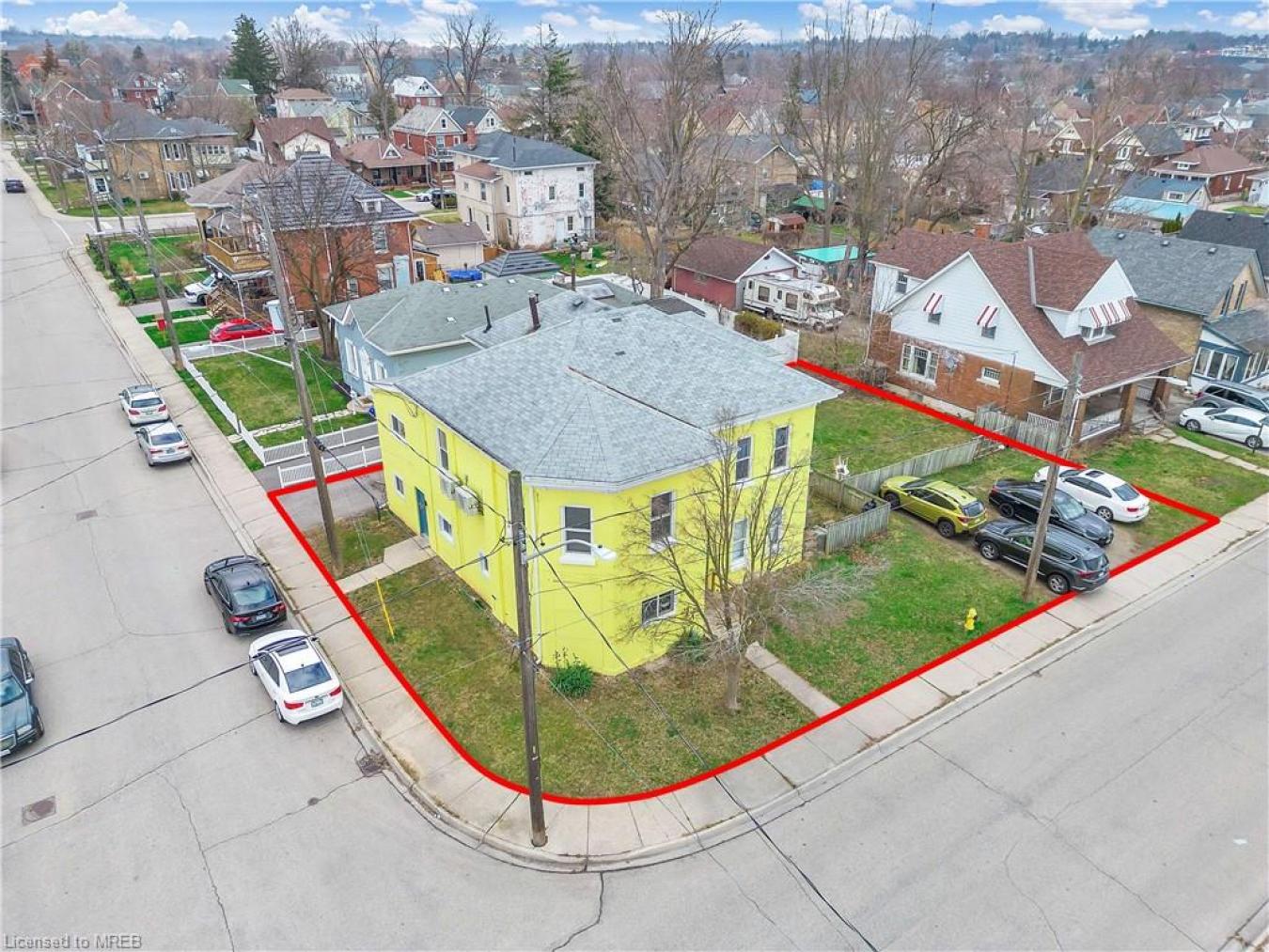 44 Mary Street, Brantford, ON, N3S 3B1, Canada, 7 Bedrooms Bedrooms, ,4 BathroomsBathrooms,Residential,For Sale,44 Mary Street,1601222