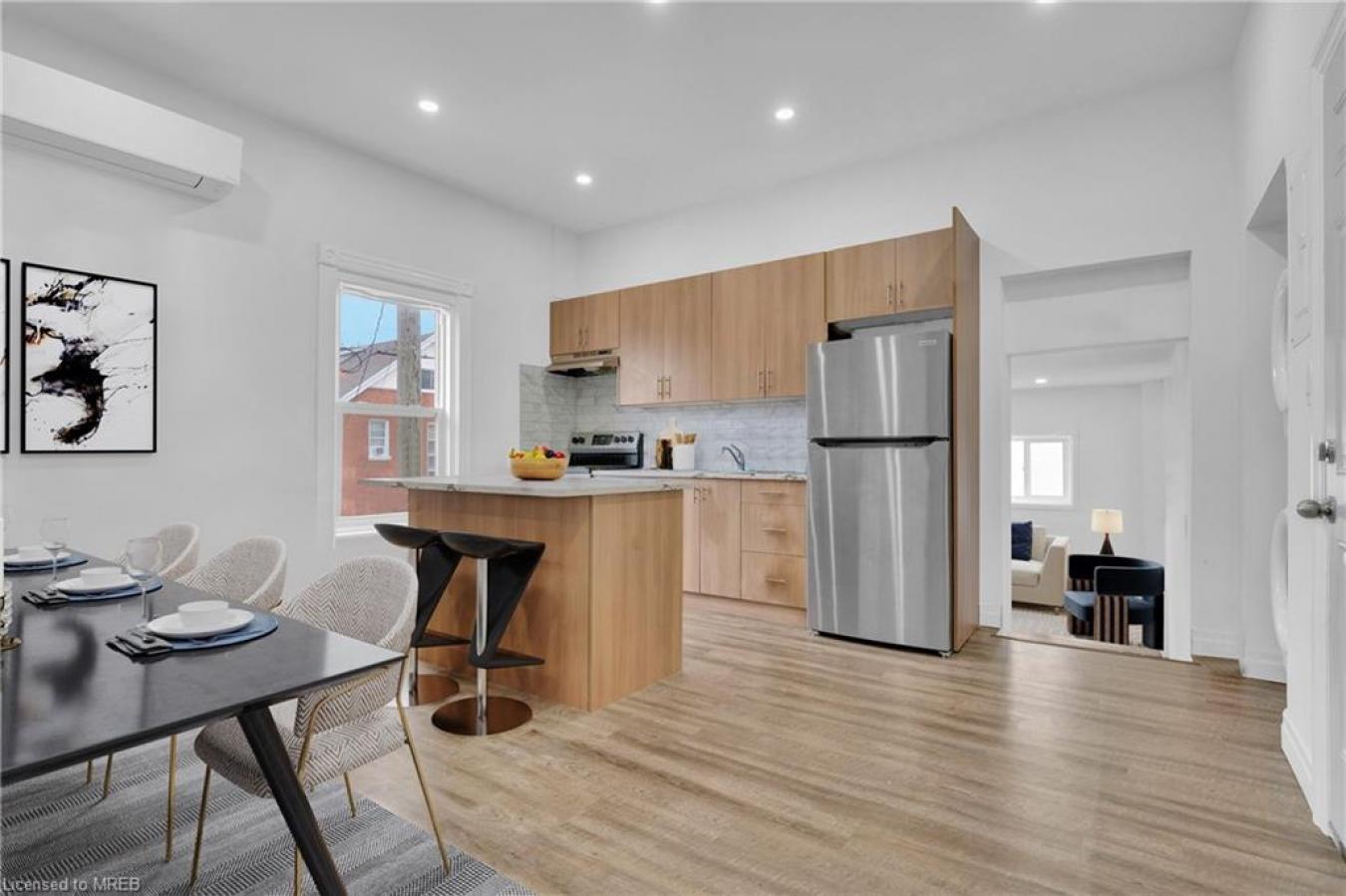 44 Mary Street, Brantford, ON, N3S 3B1, Canada, 7 Bedrooms Bedrooms, ,4 BathroomsBathrooms,Residential,For Sale,44 Mary Street,1601222