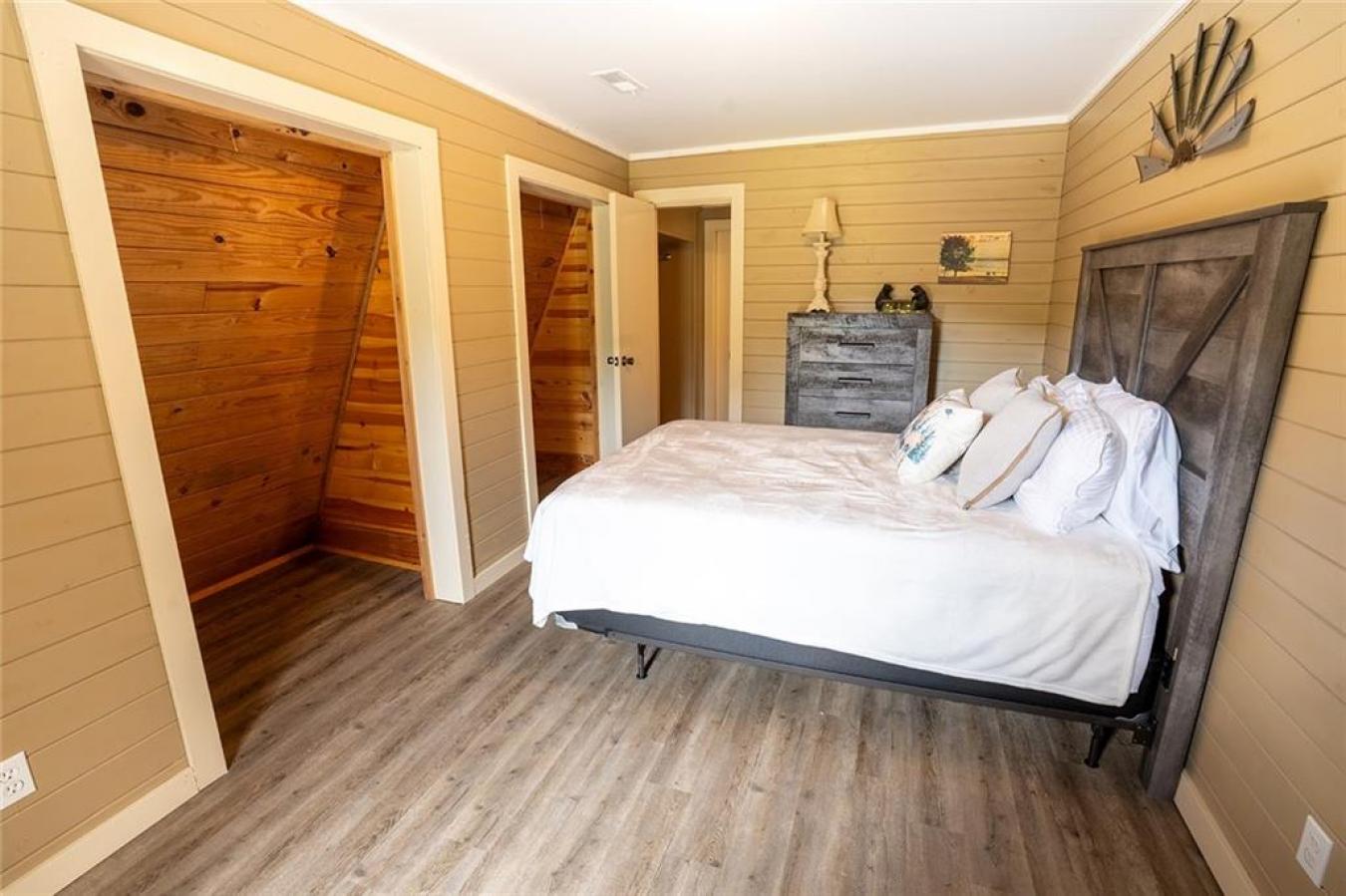 32377 MO-MM, Warsaw, MO, 65355, United States, ,Residential,For Sale,32377 MO-MM,1603652