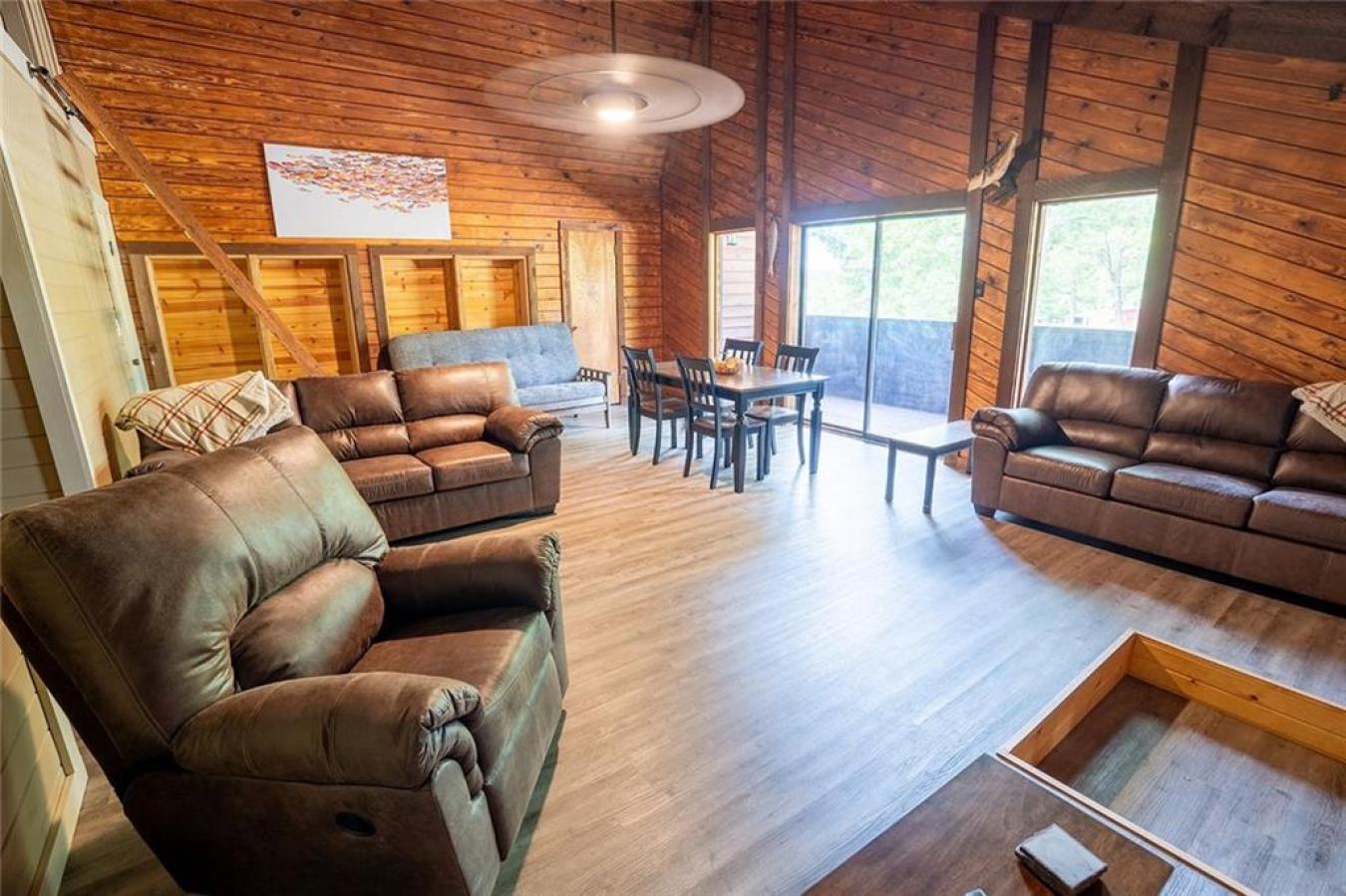 32377 MO-MM, Warsaw, MO, 65355, United States, ,Residential,For Sale,32377 MO-MM,1603652