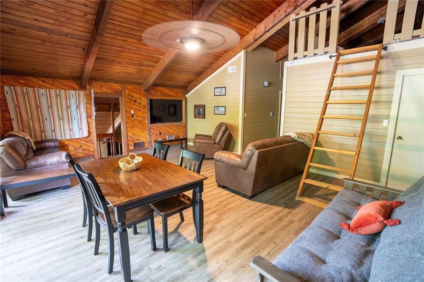 32377 MO-MM, Warsaw, MO, 65355, United States, ,Residential,For Sale,32377 MO-MM,1603652