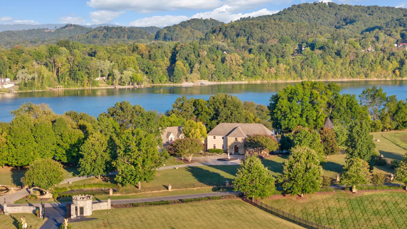 220 Degrasse Drive, Johnson City, TN, 37601, United States, 5 Bedrooms Bedrooms, ,7 BathroomsBathrooms,Residential,For Sale,220 Degrasse Drive,1605297