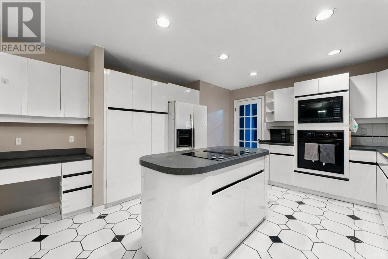 2976 CHRISTINA PLACE, Coquitlam, BC, V3C 5Z8, Canada, 7 Bedrooms Bedrooms, ,Residential,For Sale,2976 CHRISTINA PLACE,1605289