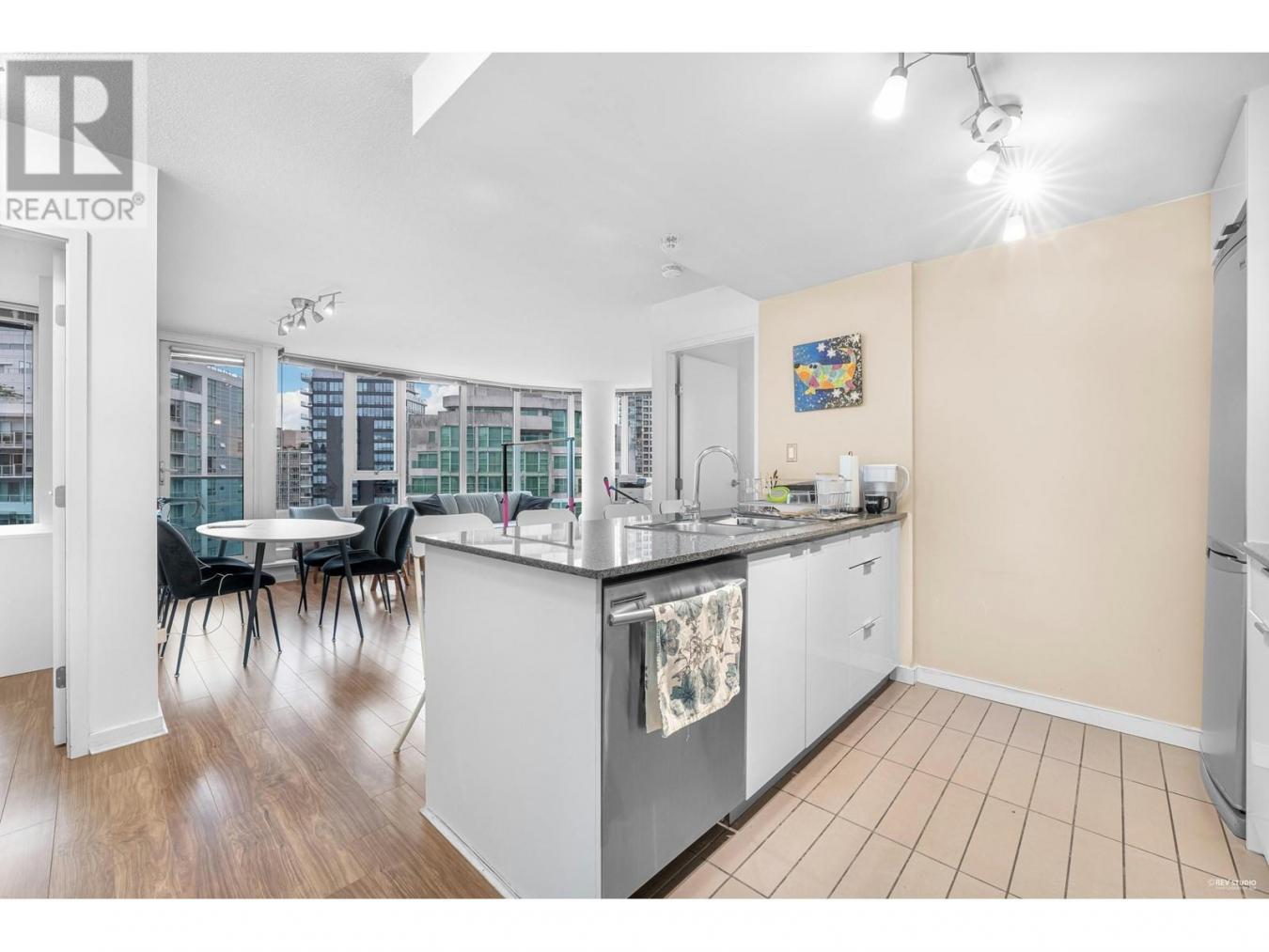 2203 788 HAMILTON STREET, Vancouver, British Columbia, V6B 0E9, Canada, 2 Bedrooms Bedrooms, ,Residential,For Sale,2203 788 HAMILTON STREET,1605288