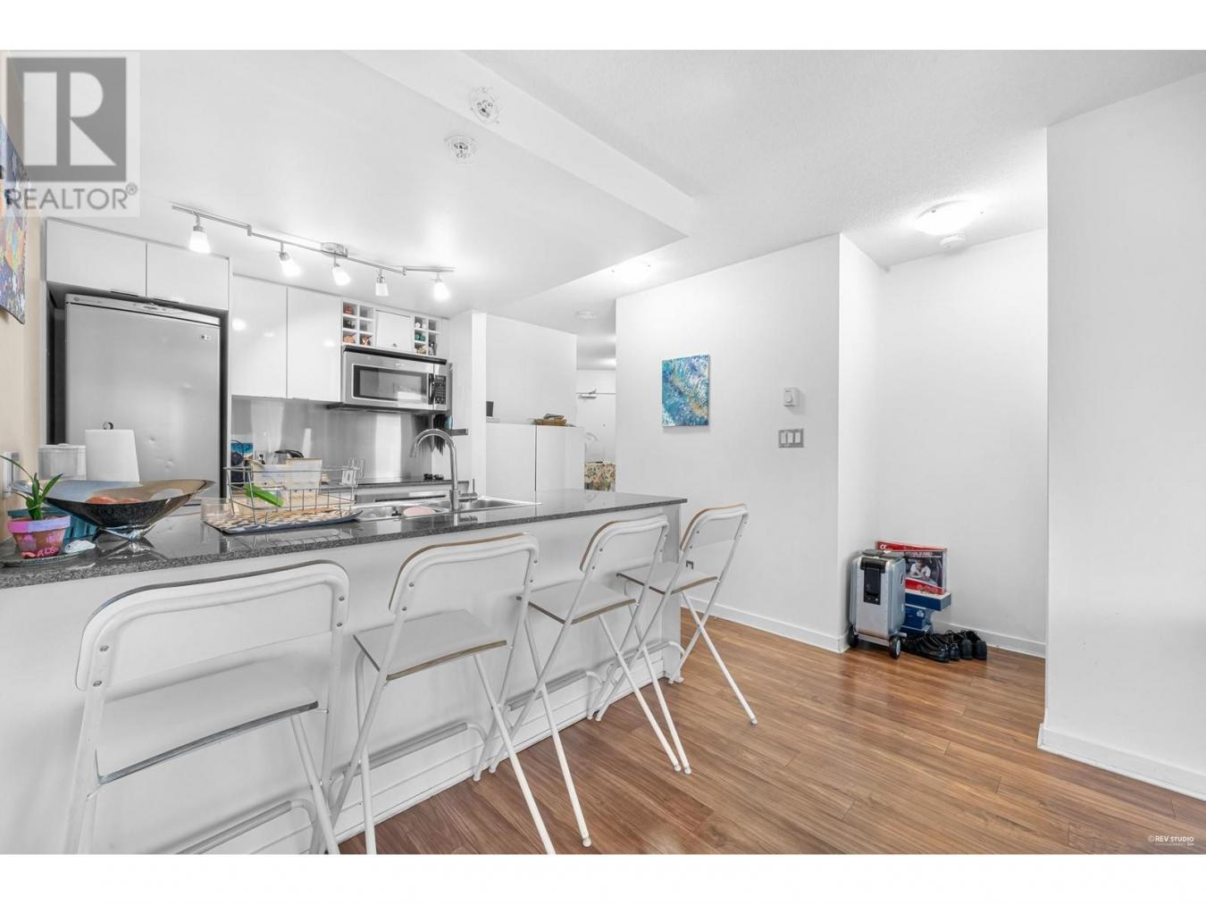 2203 788 HAMILTON STREET, Vancouver, British Columbia, V6B 0E9, Canada, 2 Bedrooms Bedrooms, ,Residential,For Sale,2203 788 HAMILTON STREET,1605288