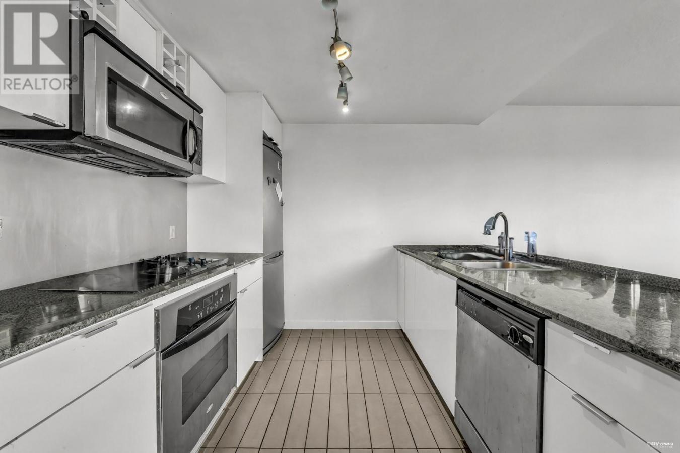 1009 788 HAMILTON STREET, Vancouver, BC, V6B 0E9, Canada, 3 Bedrooms Bedrooms, ,Residential,For Sale,1009 788 HAMILTON STREET,1605287