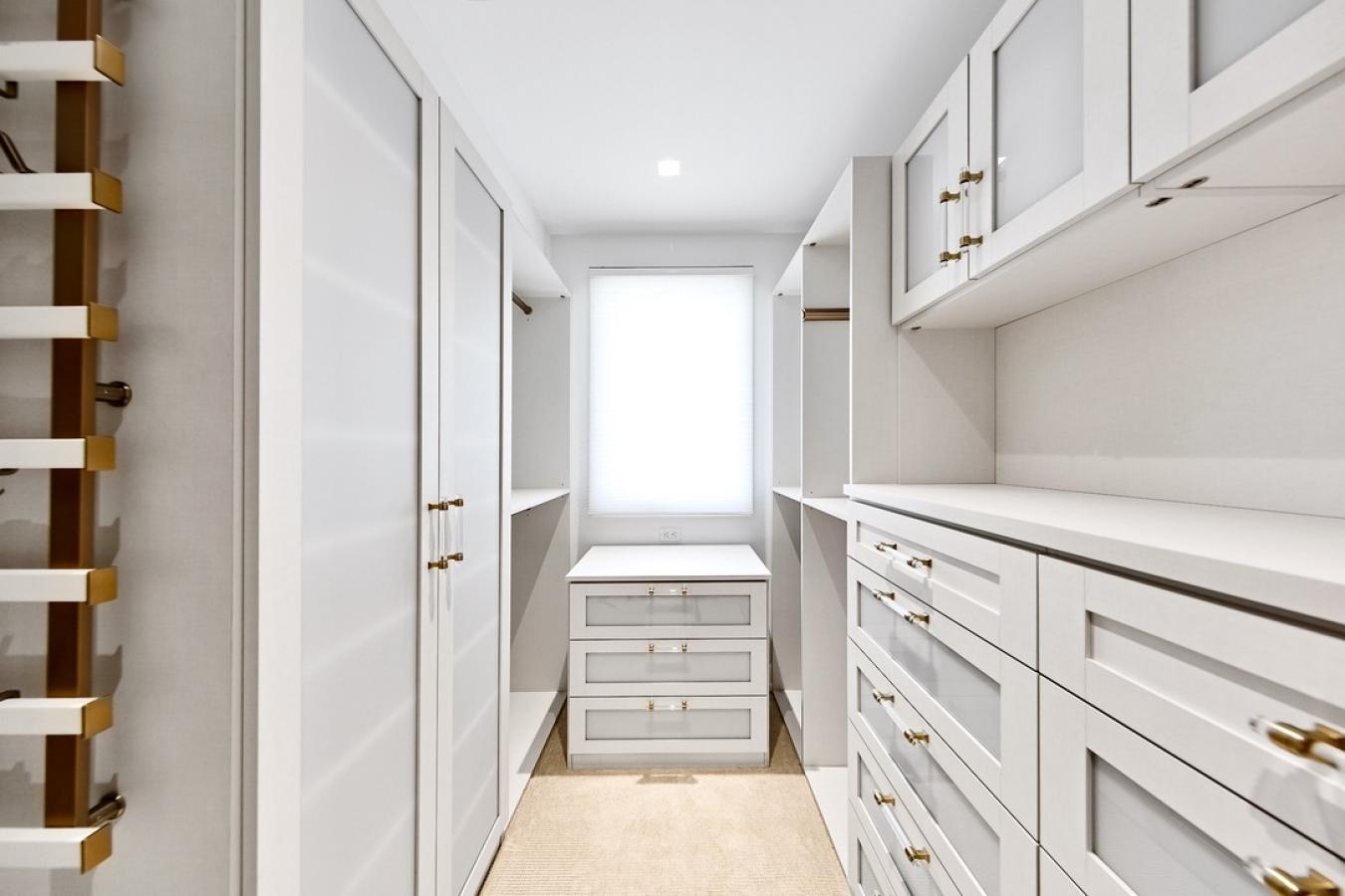 WESTPORT, Connecticut, 06880, United States, 4 Bedrooms Bedrooms, ,3 BathroomsBathrooms,Residential,For Sale,1765245
