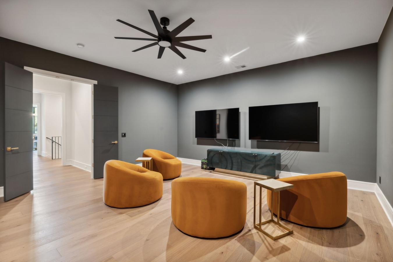 726 Vosswood Drive, Nashville, TN, 37205, United States, 5 Bedrooms Bedrooms, ,5 BathroomsBathrooms,Residential,For Sale,726 Vosswood Drive,1605267