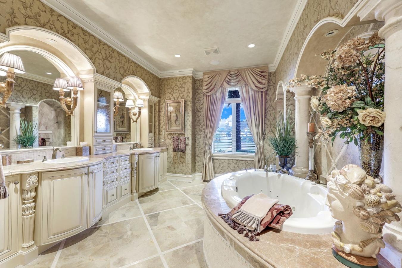 580 South Heathwood Drive, Marco Island, FL, 34145, United States, 4 Bedrooms Bedrooms, ,Residential,For Sale,580 South Heathwood Drive,1607972