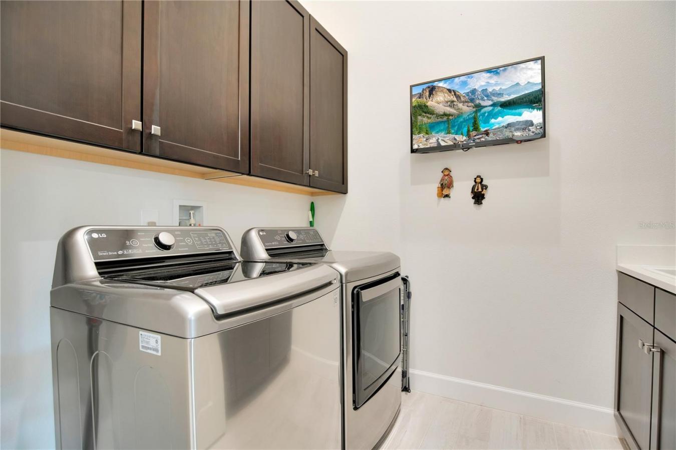 8125 VIA VITTORIA WAY, ORLANDO, Florida, 32819, United States, 4 Bedrooms Bedrooms, ,4 BathroomsBathrooms,Residential,For Sale,8125 VIA VITTORIA WAY,1608332