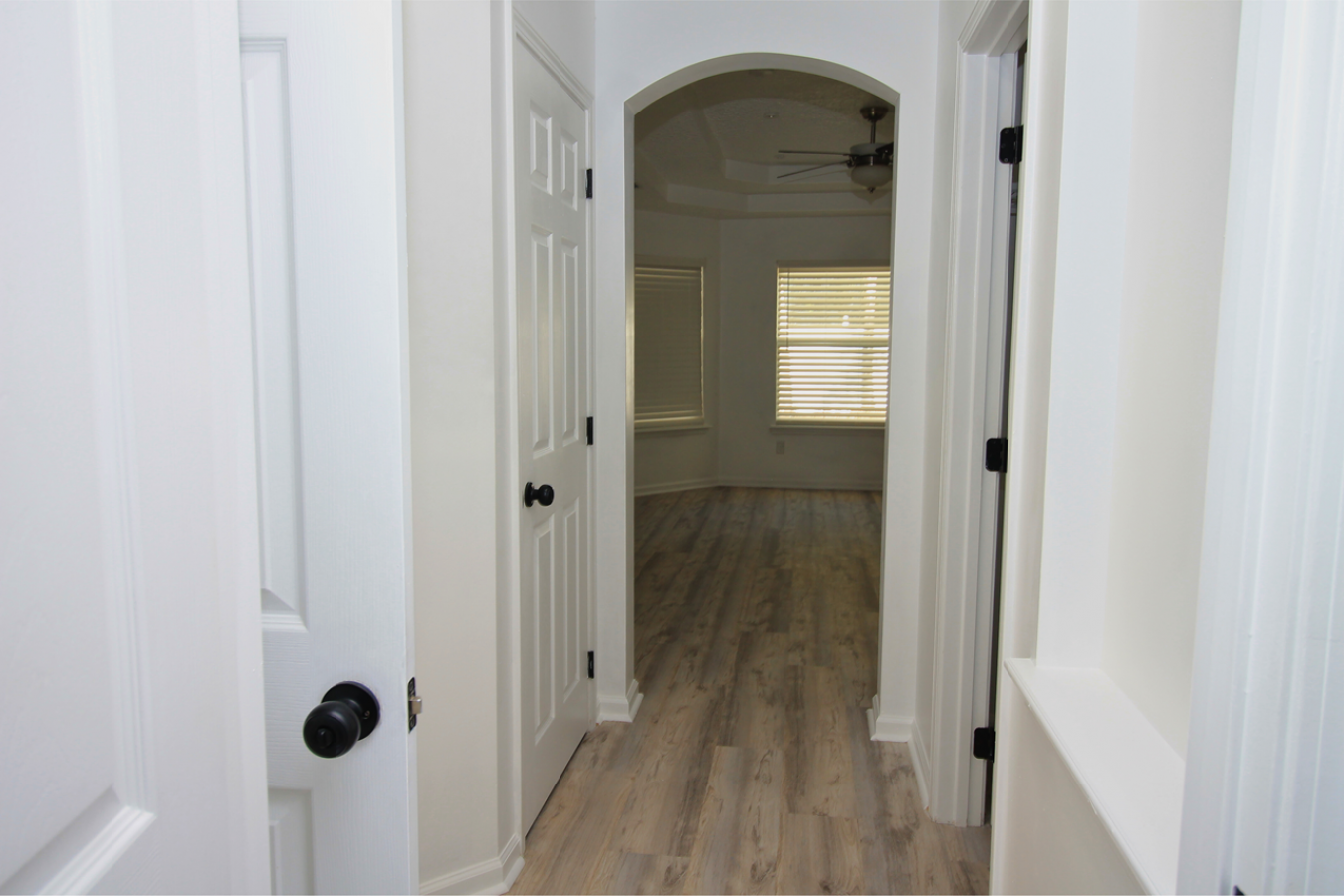 Welcome to your dream home-an impeccably remodeled 4-bedroom, 3-bathro – image 9