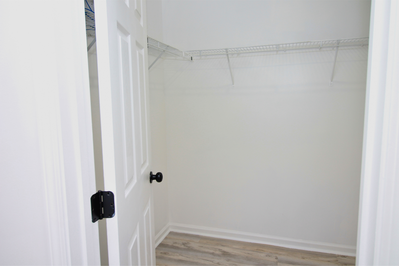 Welcome to your dream home-an impeccably remodeled 4-bedroom, 3-bathro – image 10
