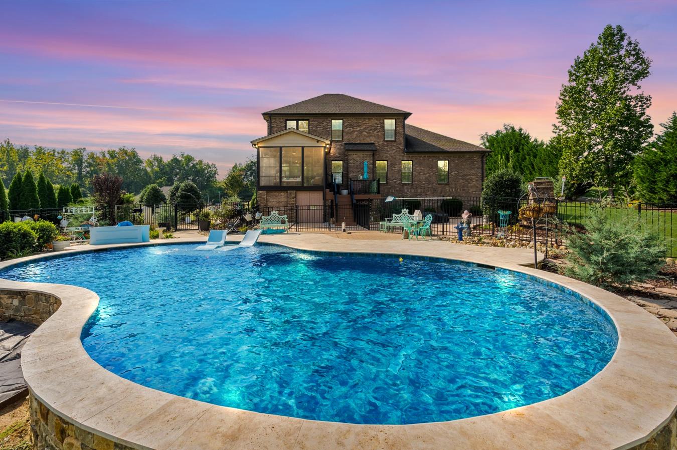 207 Pinnacle Drive, High Point, NC, 27265, United States, 4 Bedrooms Bedrooms, ,3 BathroomsBathrooms,Residential,For Sale,207 Pinnacle Drive,1618286