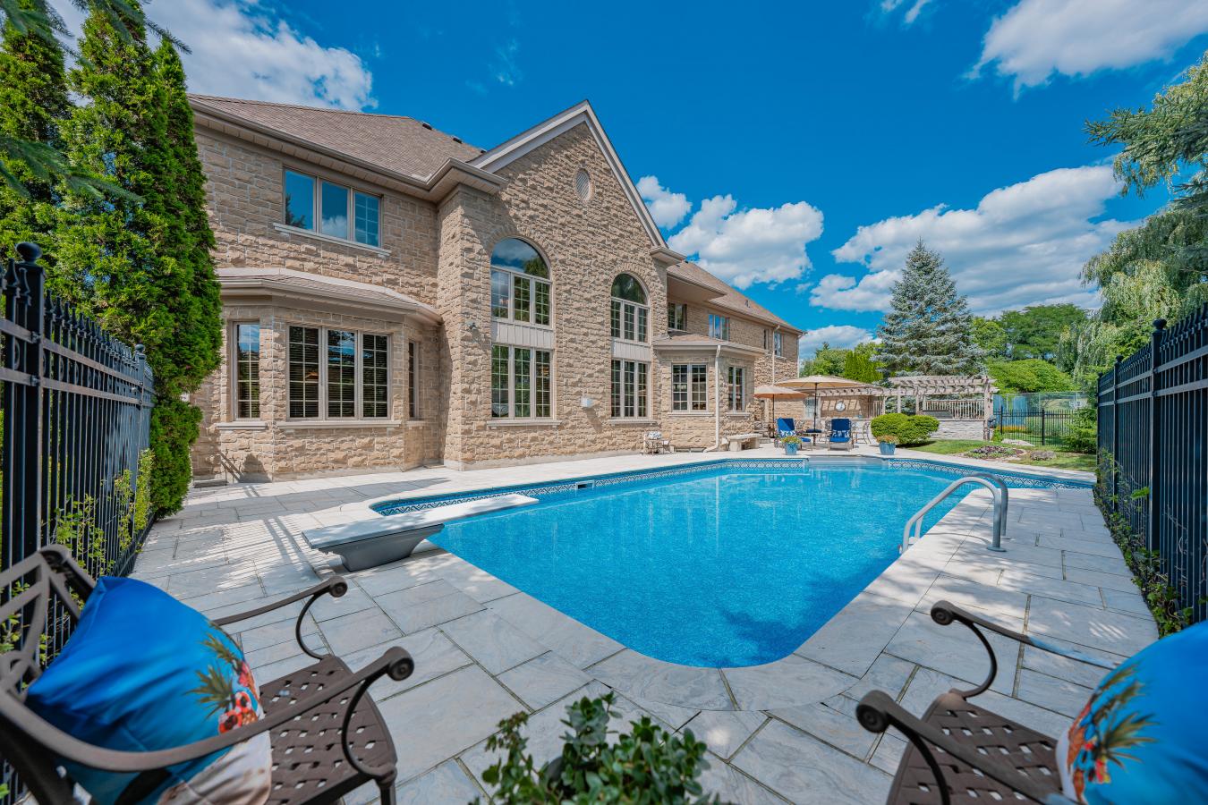 375 River Oak Place, Waterloo, ON, N2K 3N8, Canada, 5 Bedrooms Bedrooms, ,4 BathroomsBathrooms,Residential,For Sale,375 River Oak Place,1633125