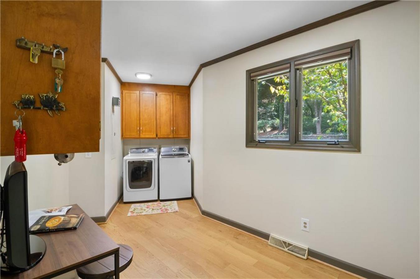 212 Middleton Shores Drive, Anderson, SC, 29621, United States, 3 Bedrooms Bedrooms, ,5 BathroomsBathrooms,Residential,For Sale,212 Middleton Shores Drive,1633513