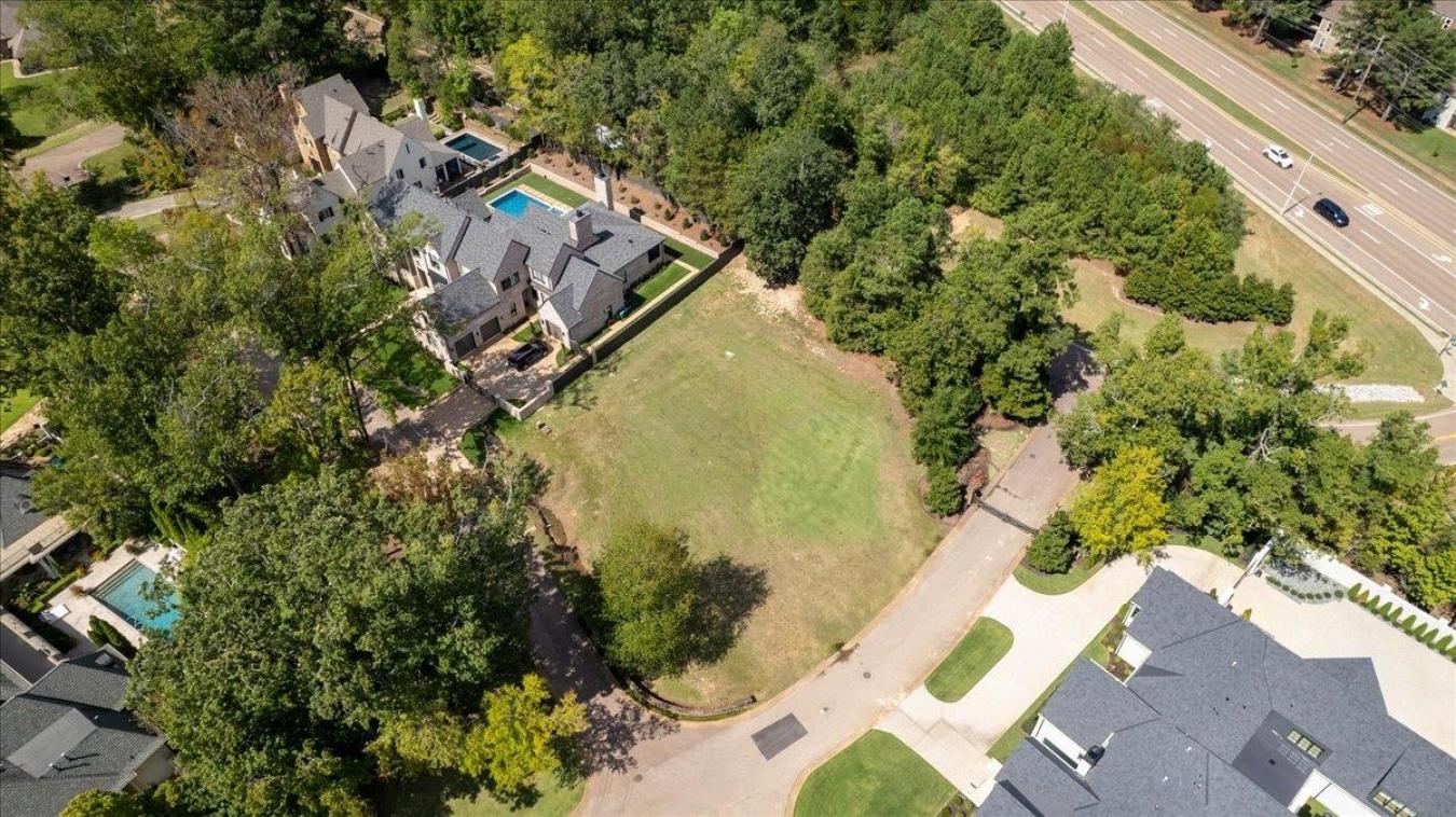 Build the home of your dreams in the Exclusive Gated Luxury Community – image 4
