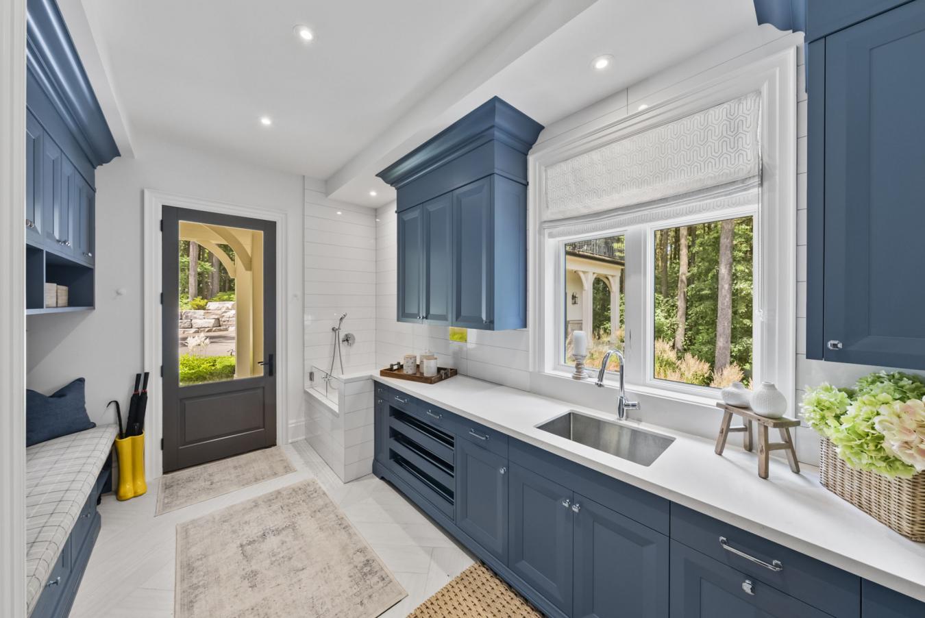 15466 The Gore Rd, Caledon, Ontario, L7C 3E5, Canada, 7 Bedrooms Bedrooms, ,9 BathroomsBathrooms,Residential,For Sale,15466 The Gore Rd,1636124