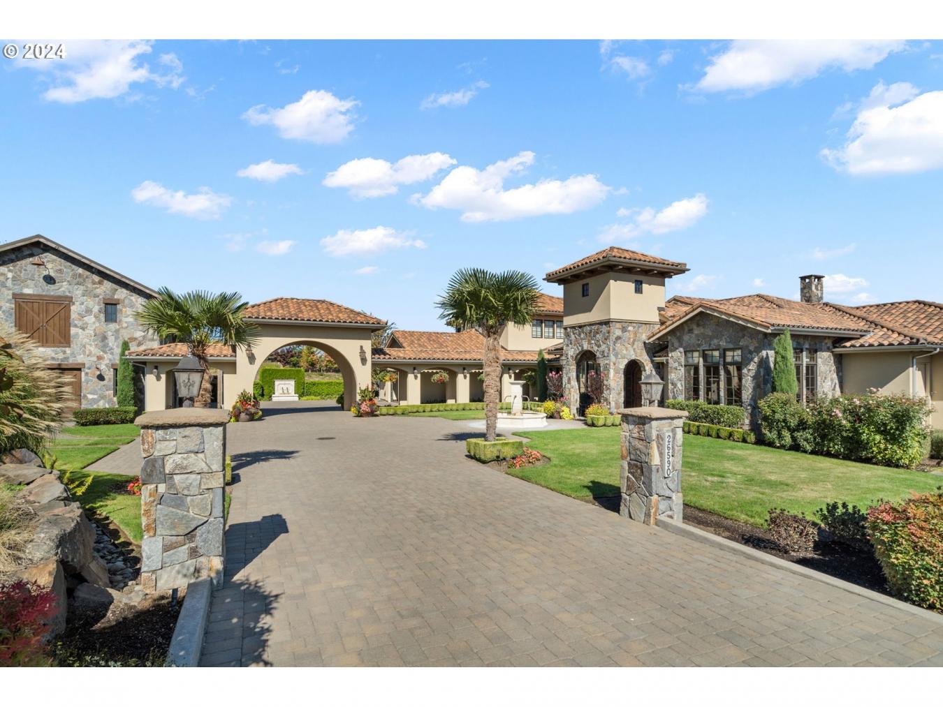 26590 SW FRENCH OAK DRIVE, WestLinn, Oregon, 97068, United States, 4 Bedrooms Bedrooms, ,4 BathroomsBathrooms,Residential,For Sale,26590 SW FRENCH OAK DRIVE,1636122