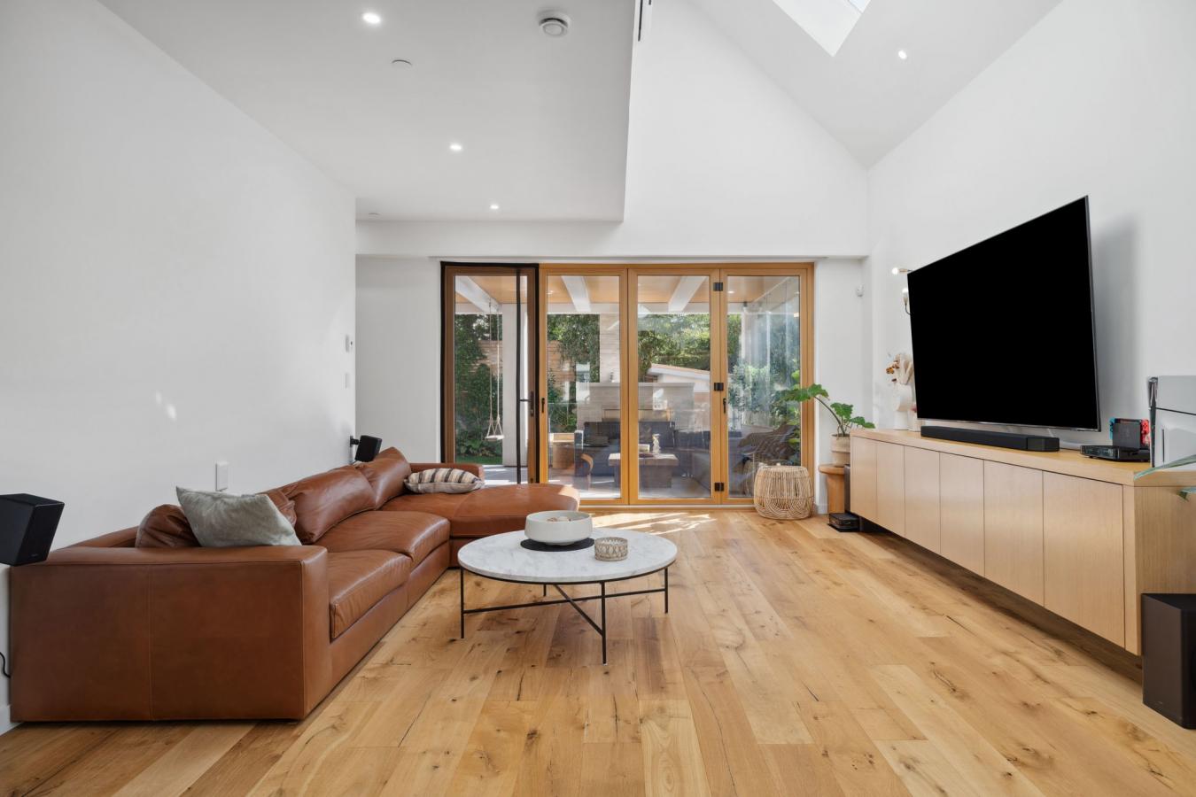 828 STEVENS STREET, White Rock, British Columbia, Canada, 4 Bedrooms Bedrooms, ,6 BathroomsBathrooms,Residential,For Sale,828 STEVENS STREET,1636877