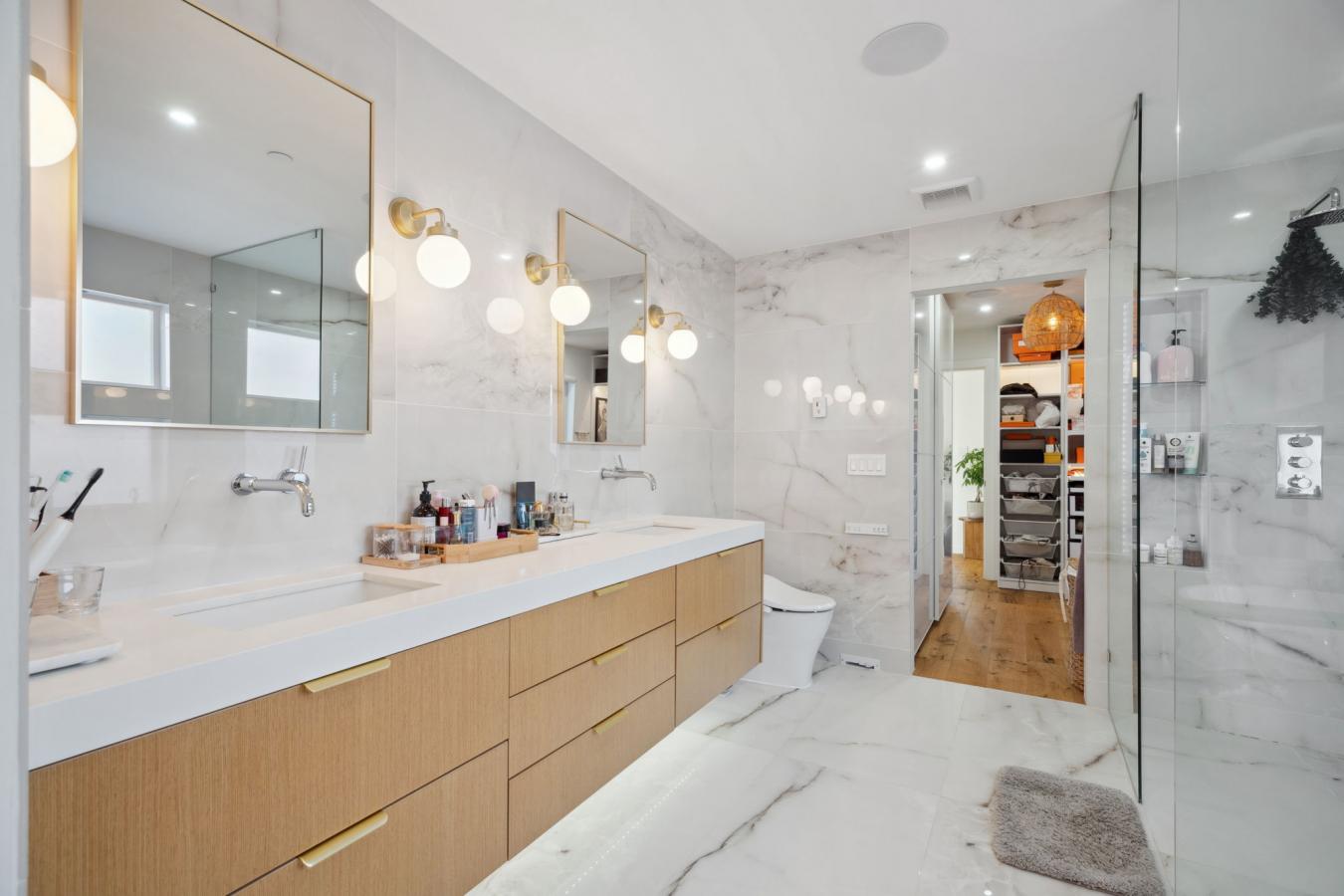 828 STEVENS STREET, White Rock, British Columbia, Canada, 4 Bedrooms Bedrooms, ,6 BathroomsBathrooms,Residential,For Sale,828 STEVENS STREET,1636877