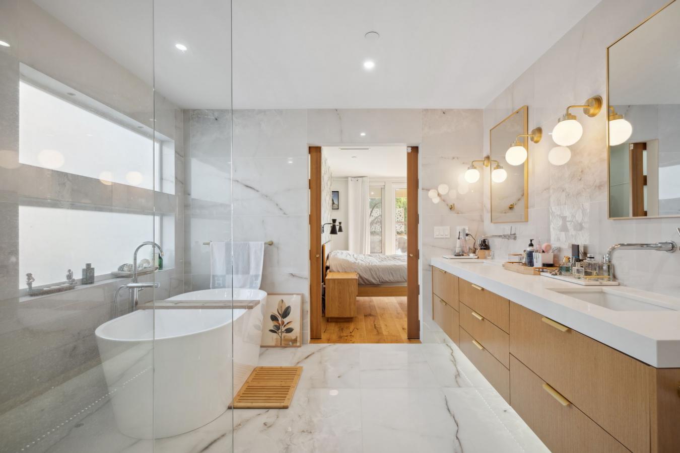 828 STEVENS STREET, White Rock, British Columbia, Canada, 4 Bedrooms Bedrooms, ,6 BathroomsBathrooms,Residential,For Sale,828 STEVENS STREET,1636877