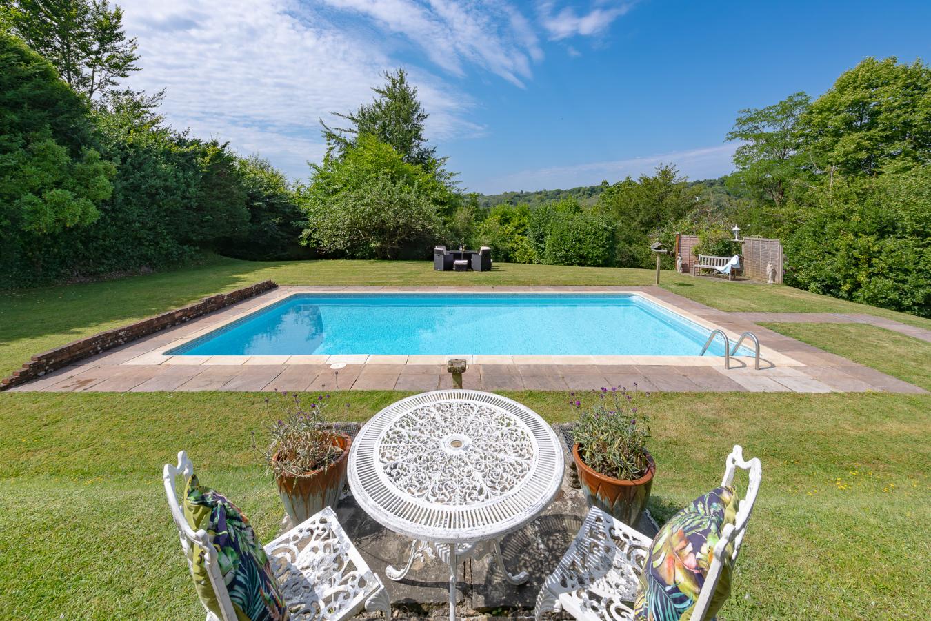 Harestone Hill, Caterham, CR3 6DH, United Kingdom, 5 Bedrooms Bedrooms, ,2 BathroomsBathrooms,Residential,For Sale,Harestone Hill,1640865