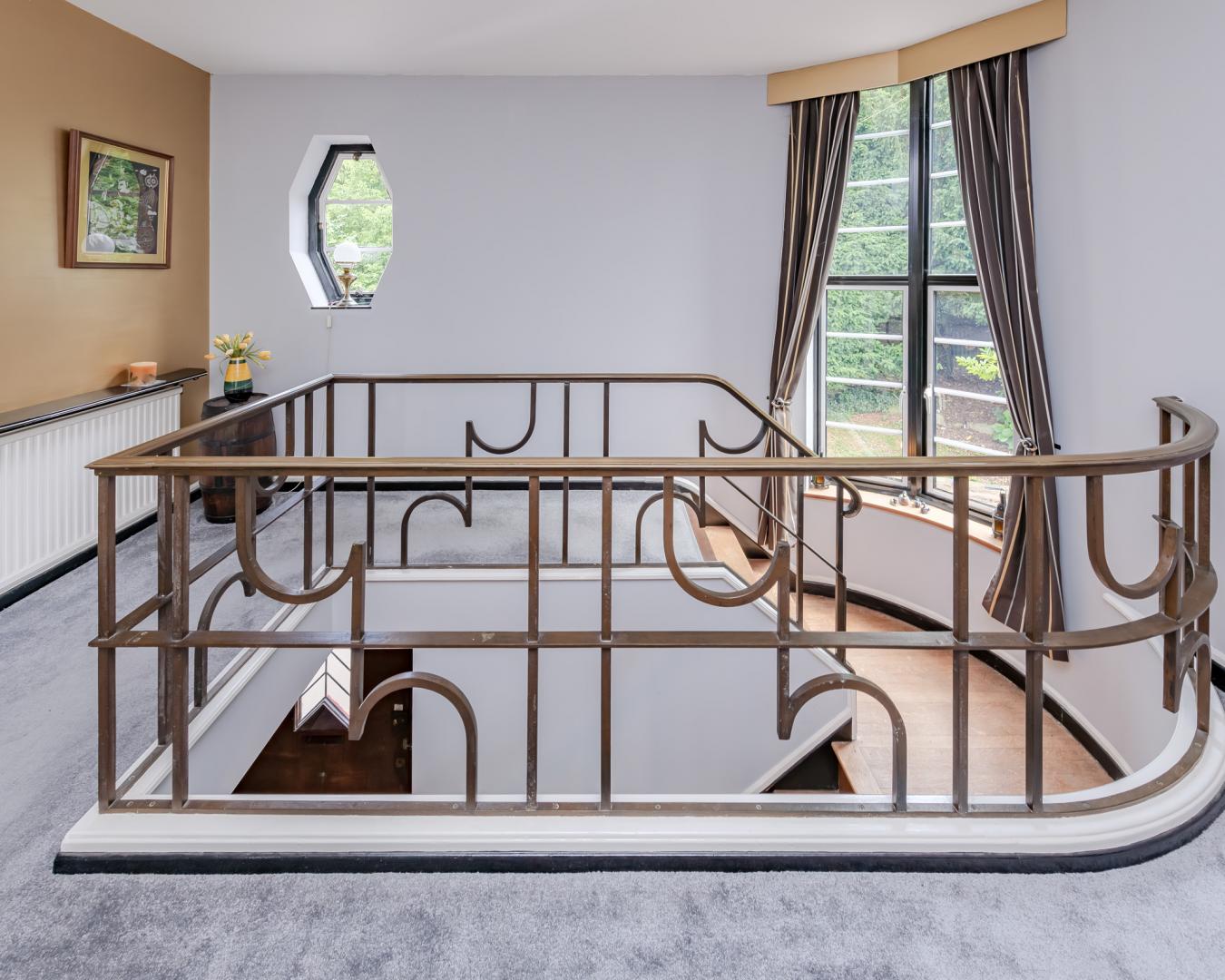 Harestone Hill, Caterham, CR3 6DH, United Kingdom, 5 Bedrooms Bedrooms, ,2 BathroomsBathrooms,Residential,For Sale,Harestone Hill,1640865