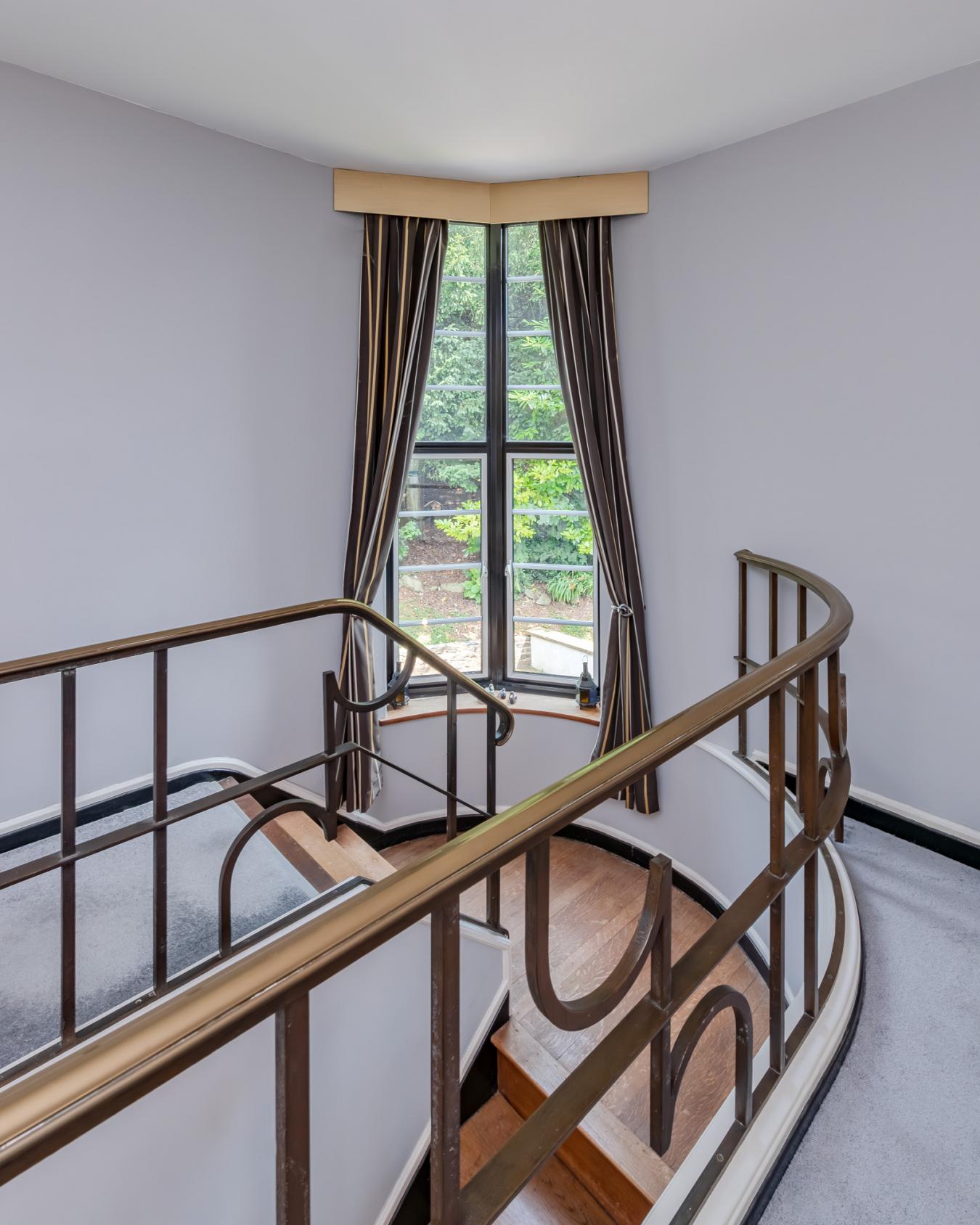 Harestone Hill, Caterham, CR3 6DH, United Kingdom, 5 Bedrooms Bedrooms, ,2 BathroomsBathrooms,Residential,For Sale,Harestone Hill,1640865