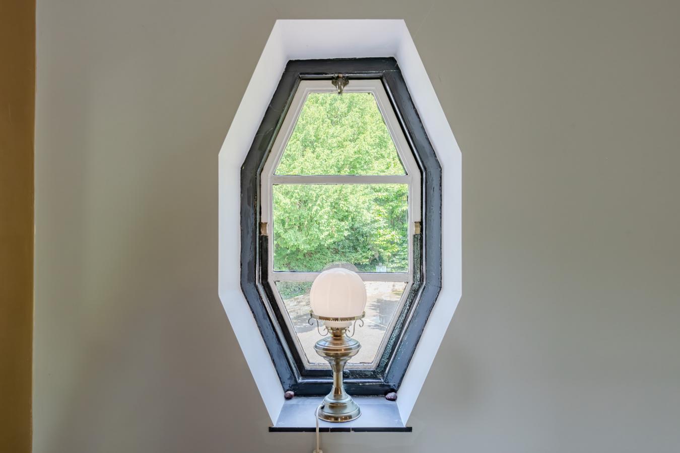 Harestone Hill, Caterham, CR3 6DH, United Kingdom, 5 Bedrooms Bedrooms, ,2 BathroomsBathrooms,Residential,For Sale,Harestone Hill,1640865