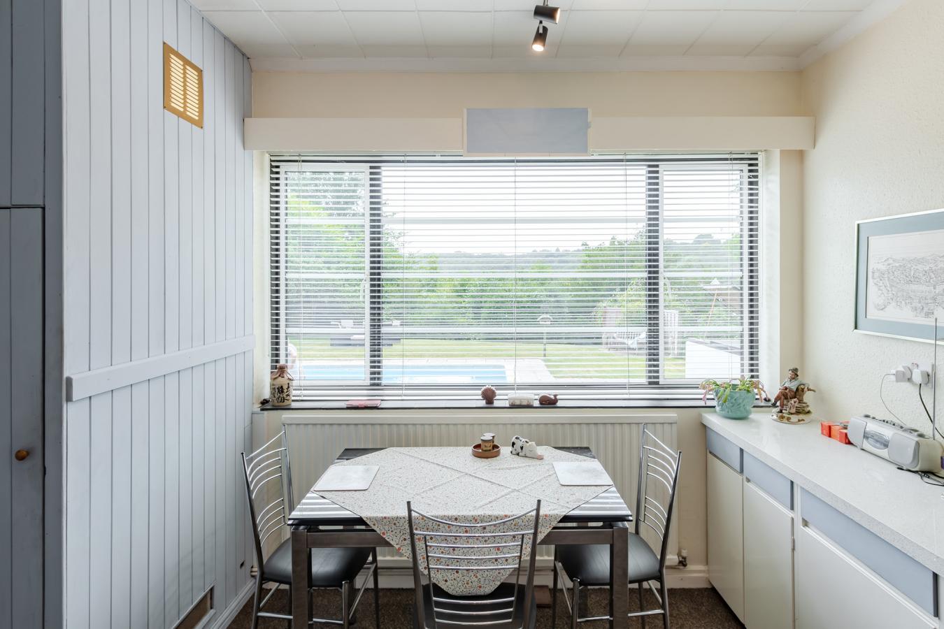 Harestone Hill, Caterham, CR3 6DH, United Kingdom, 5 Bedrooms Bedrooms, ,2 BathroomsBathrooms,Residential,For Sale,Harestone Hill,1640865