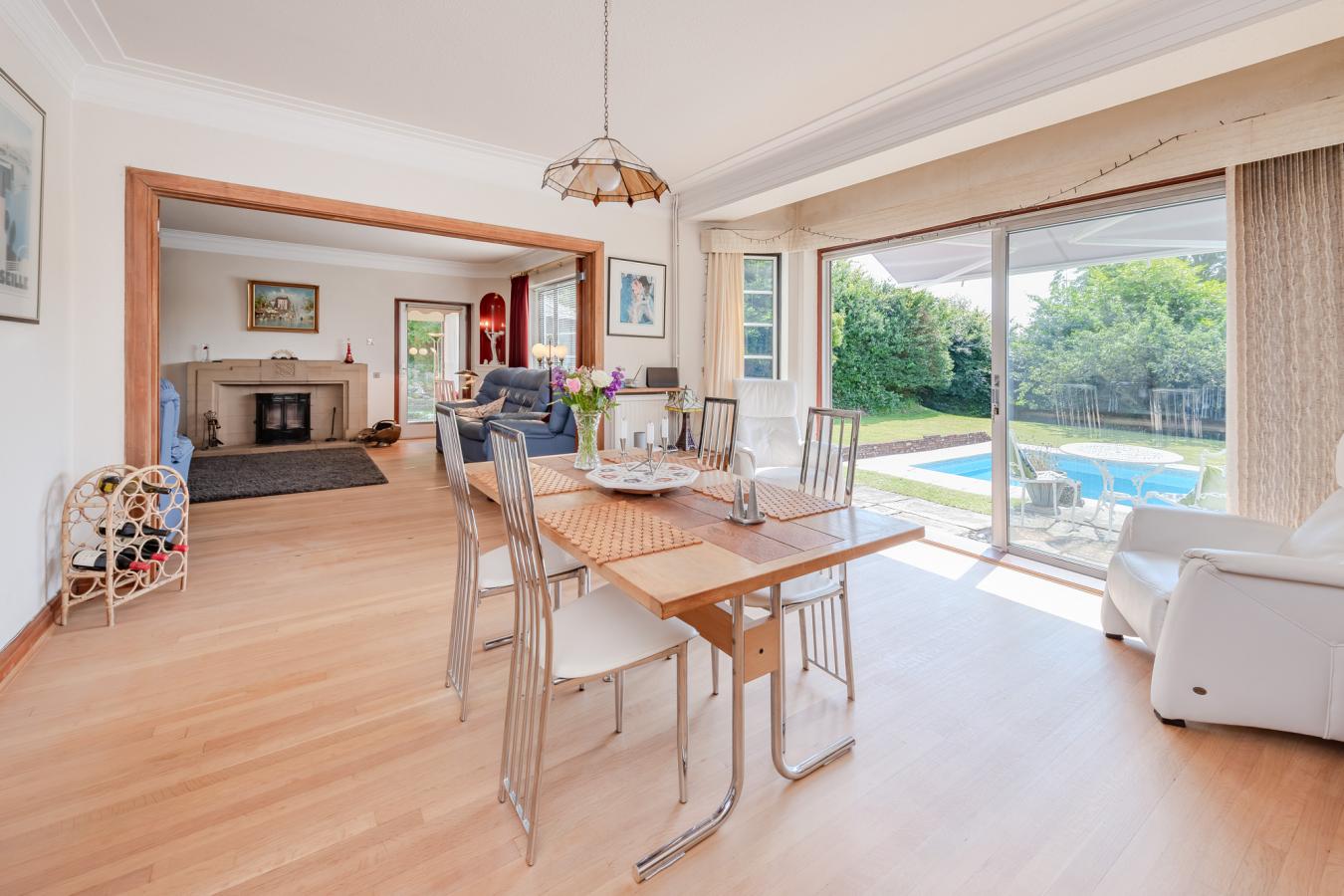 Harestone Hill, Caterham, CR3 6DH, United Kingdom, 5 Bedrooms Bedrooms, ,2 BathroomsBathrooms,Residential,For Sale,Harestone Hill,1640865