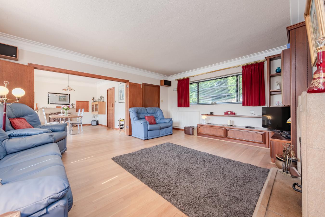 Harestone Hill, Caterham, CR3 6DH, United Kingdom, 5 Bedrooms Bedrooms, ,2 BathroomsBathrooms,Residential,For Sale,Harestone Hill,1640865