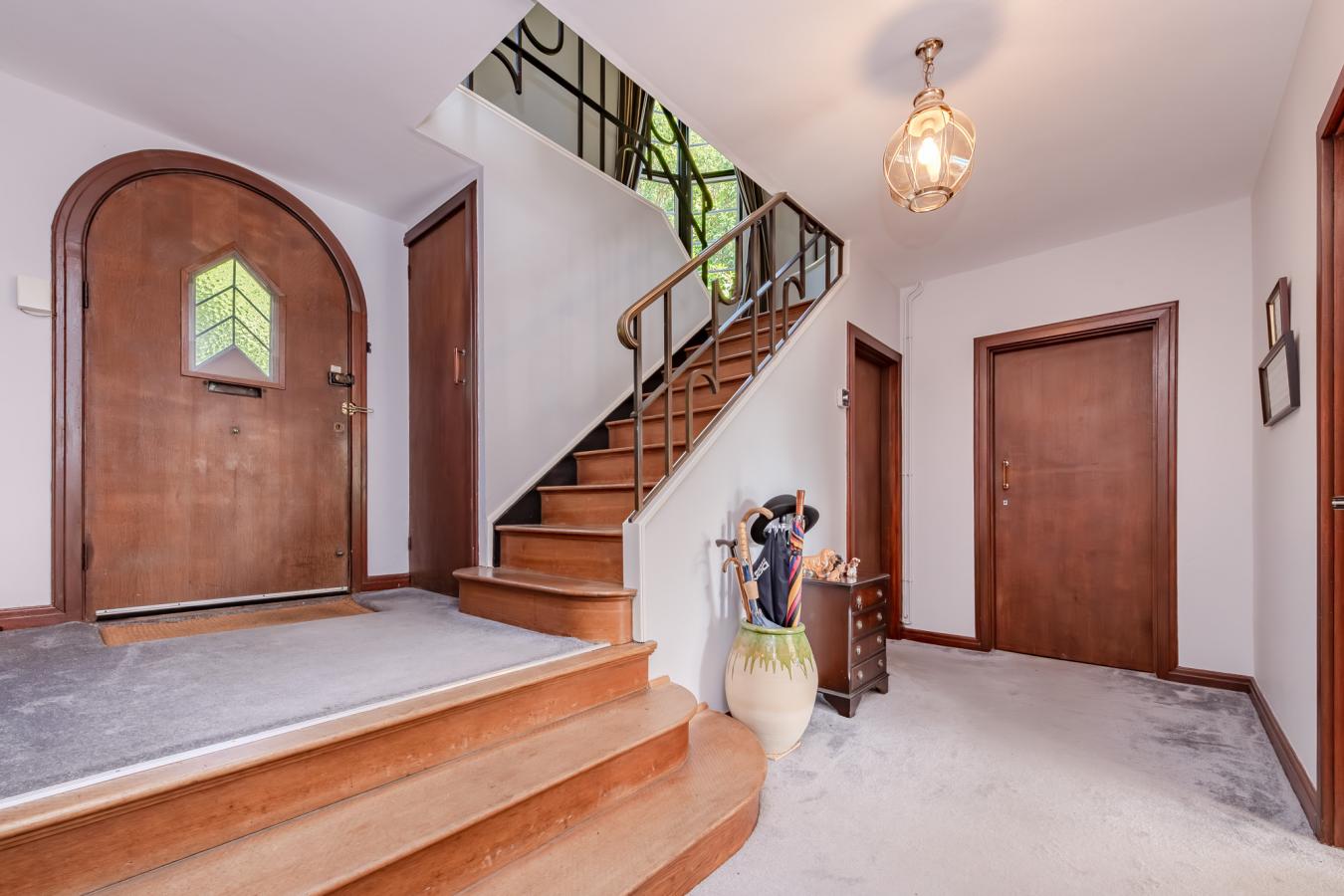 Harestone Hill, Caterham, CR3 6DH, United Kingdom, 5 Bedrooms Bedrooms, ,2 BathroomsBathrooms,Residential,For Sale,Harestone Hill,1640865