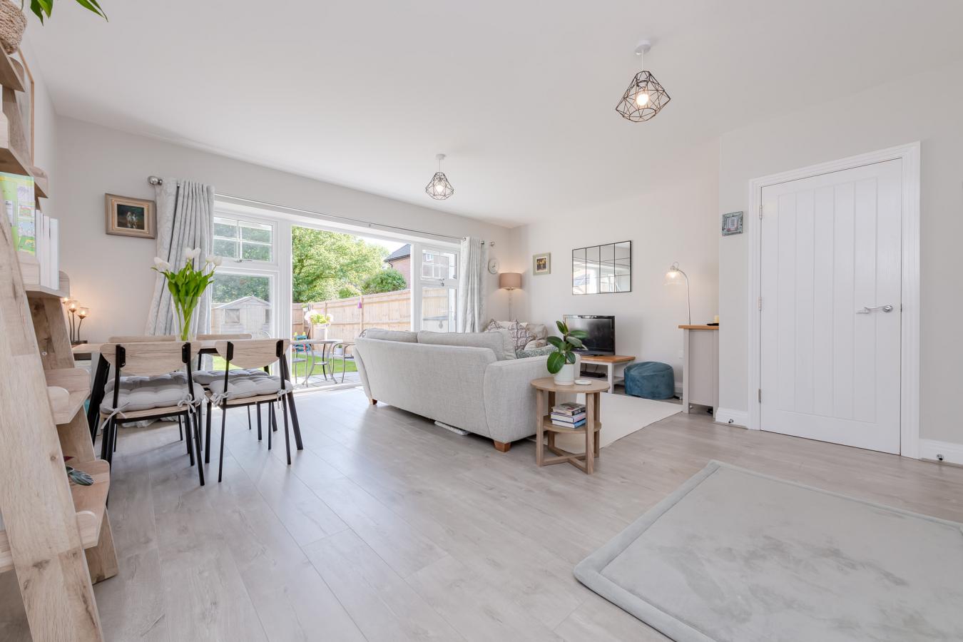 Broadleaf Place, Caterham, CR3, United Kingdom, 3 Bedrooms Bedrooms, ,2 BathroomsBathrooms,Residential,For Sale,Broadleaf Place,1641041