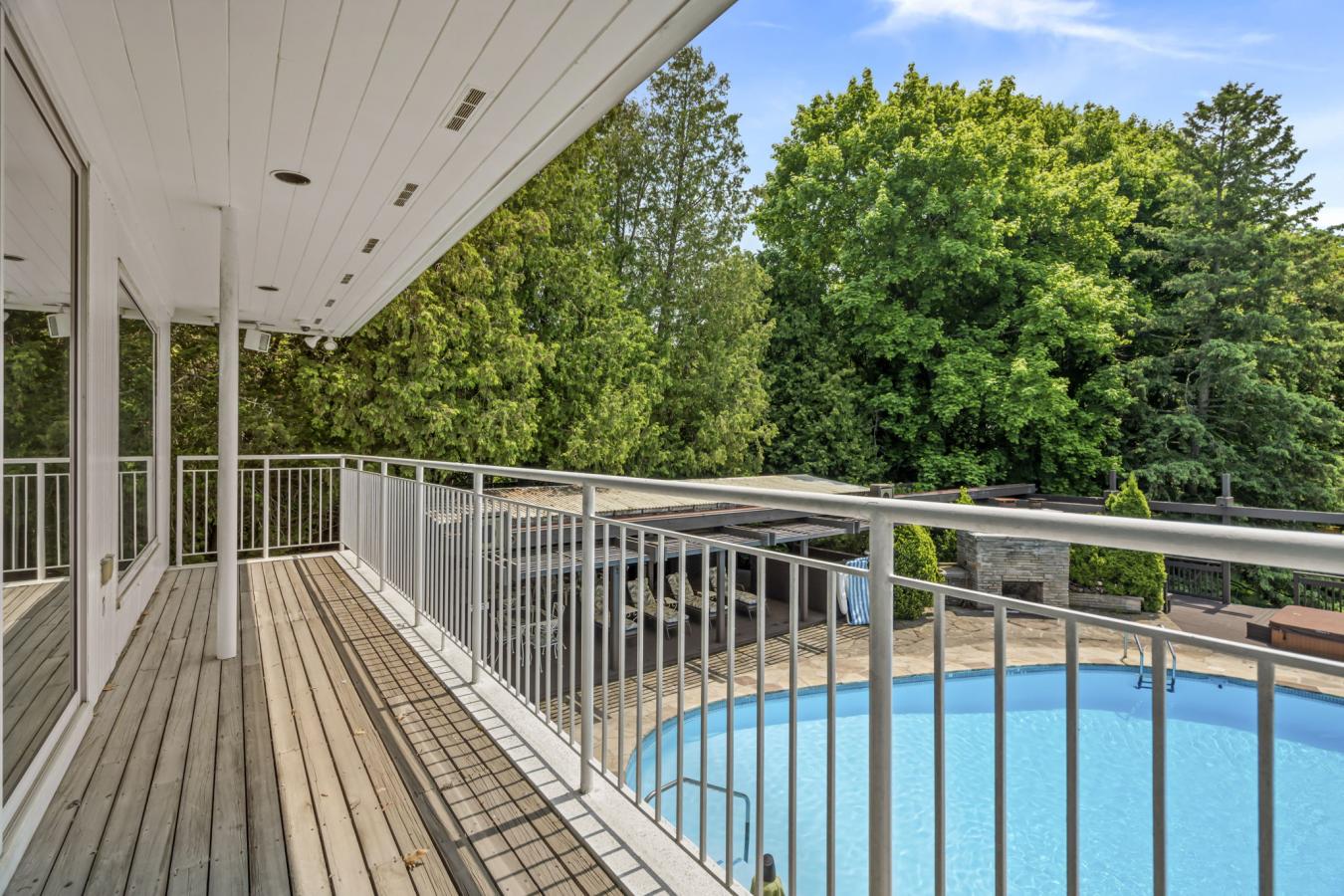 50 Park Lane Circ, Toronto, ON, M3C 2N2, Canada, 8 Bedrooms Bedrooms, ,16 BathroomsBathrooms,Residential,For Sale,50 Park Lane Circ,1640992