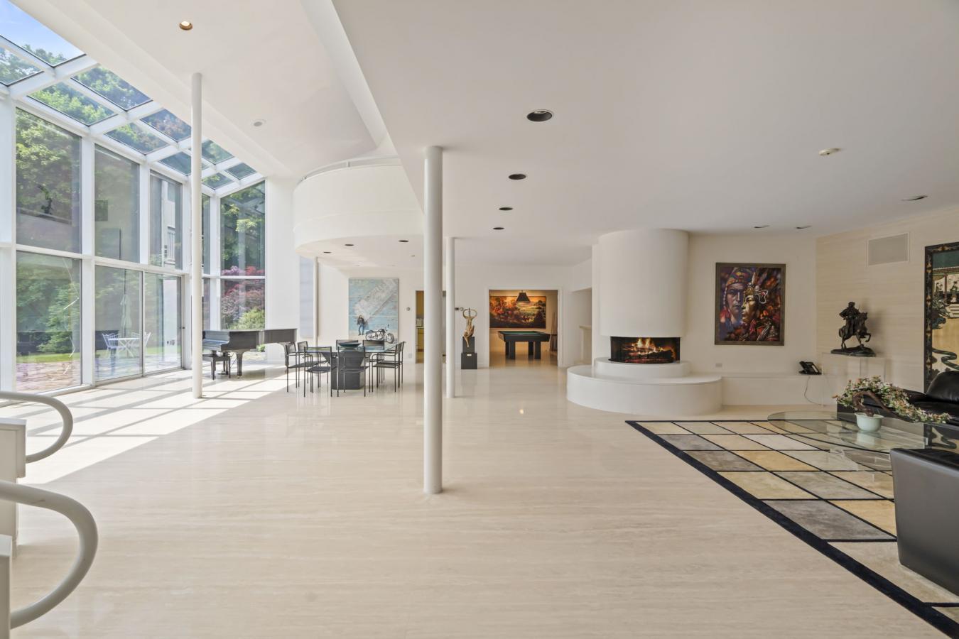 50 Park Lane Circ, Toronto, ON, M3C 2N2, Canada, 8 Bedrooms Bedrooms, ,16 BathroomsBathrooms,Residential,For Sale,50 Park Lane Circ,1640992