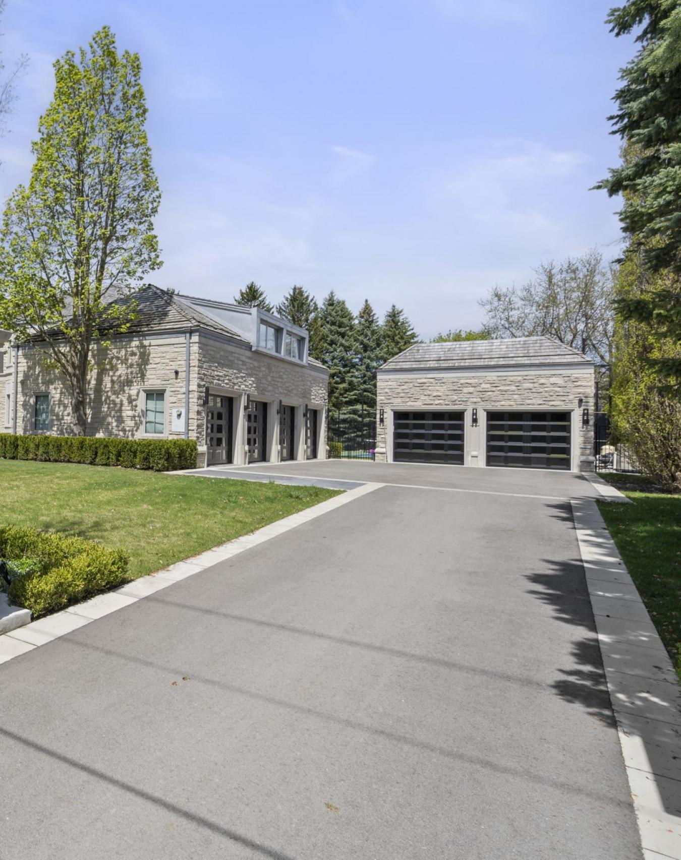 186 Pine Valley Cres, Vaughan, Ontario, Canada, 4 Bedrooms Bedrooms, ,6 BathroomsBathrooms,Residential,For Sale,186 Pine Valley Cres,1640983