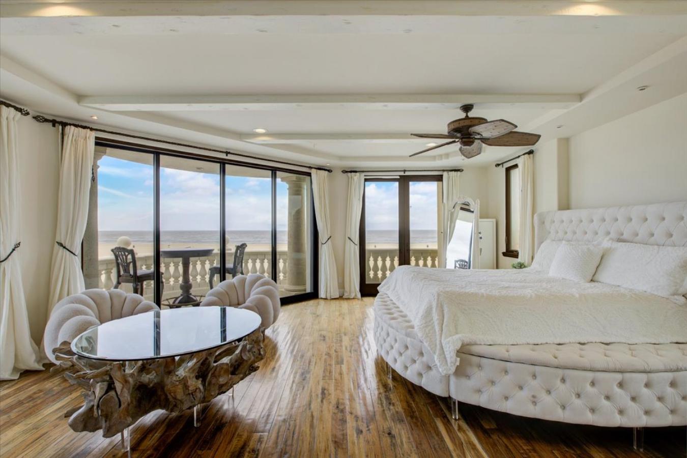100 The Strand, Hermosa Beach, CA, 90254, United States, 5 Bedrooms Bedrooms, ,4 BathroomsBathrooms,Residential,For Sale,100 The Strand,1640936