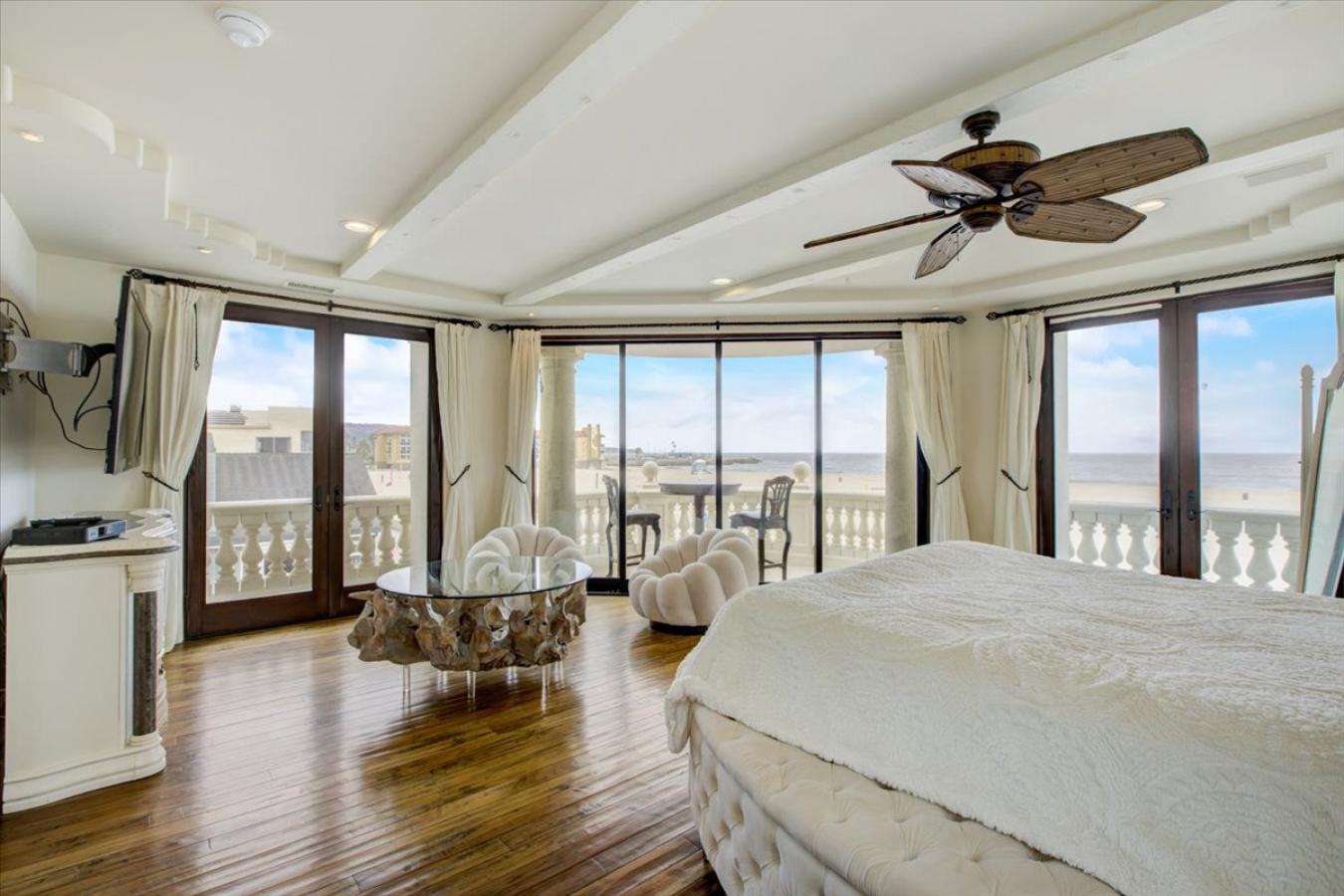 100 The Strand, Hermosa Beach, CA, 90254, United States, 5 Bedrooms Bedrooms, ,4 BathroomsBathrooms,Residential,For Sale,100 The Strand,1640936